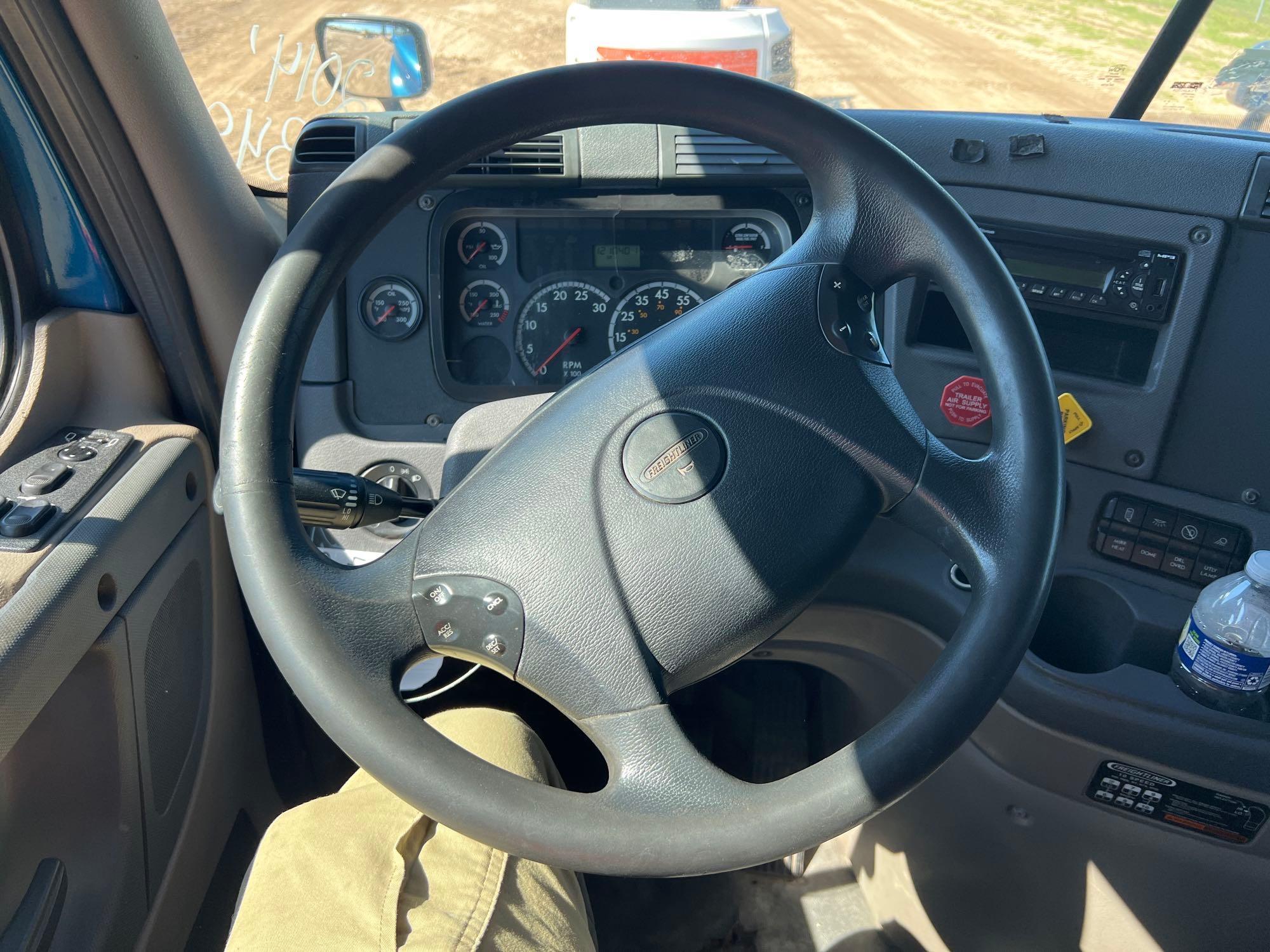 2014 Freightliner CASCADIA
