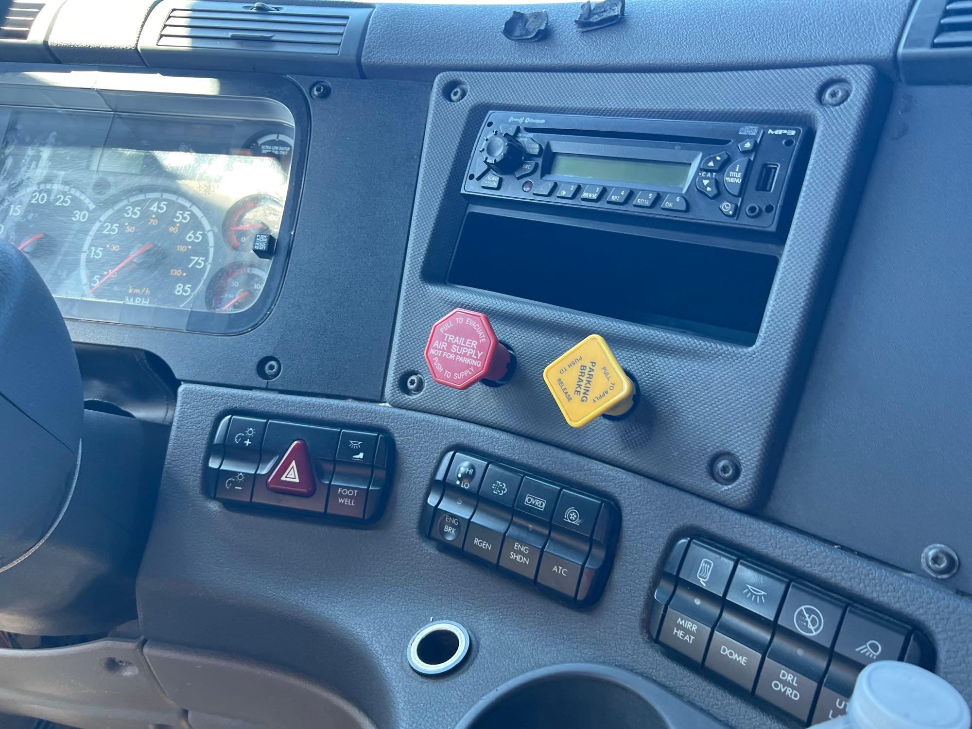 2014 Freightliner CASCADIA