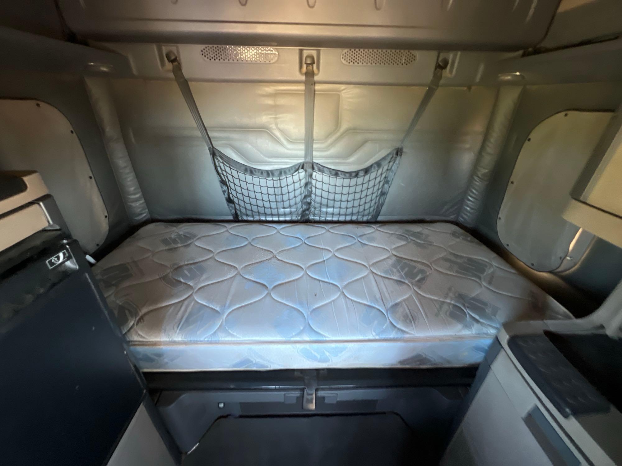 2014 Freightliner CASCADIA