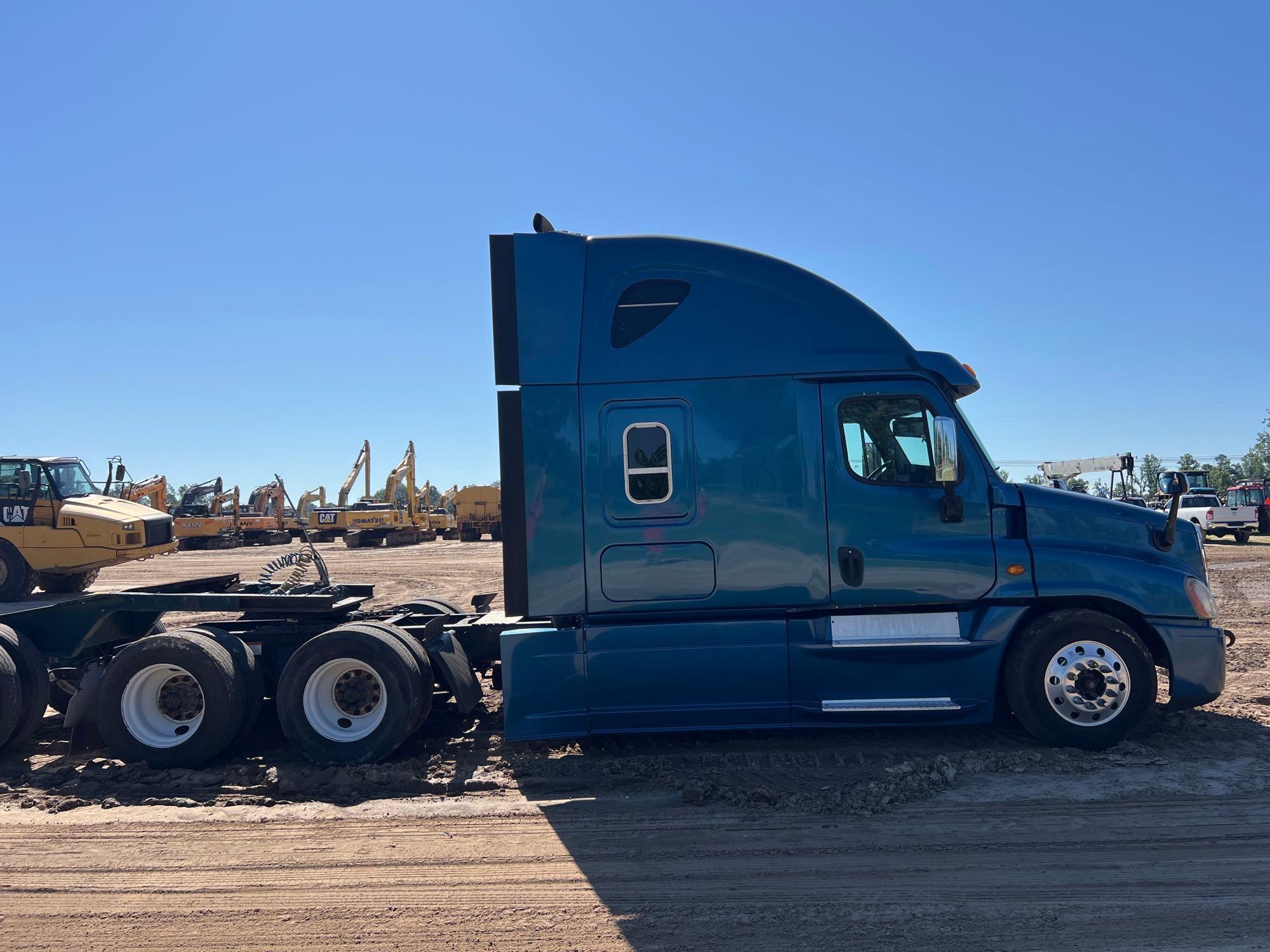 2014 Freightliner CASCADIA