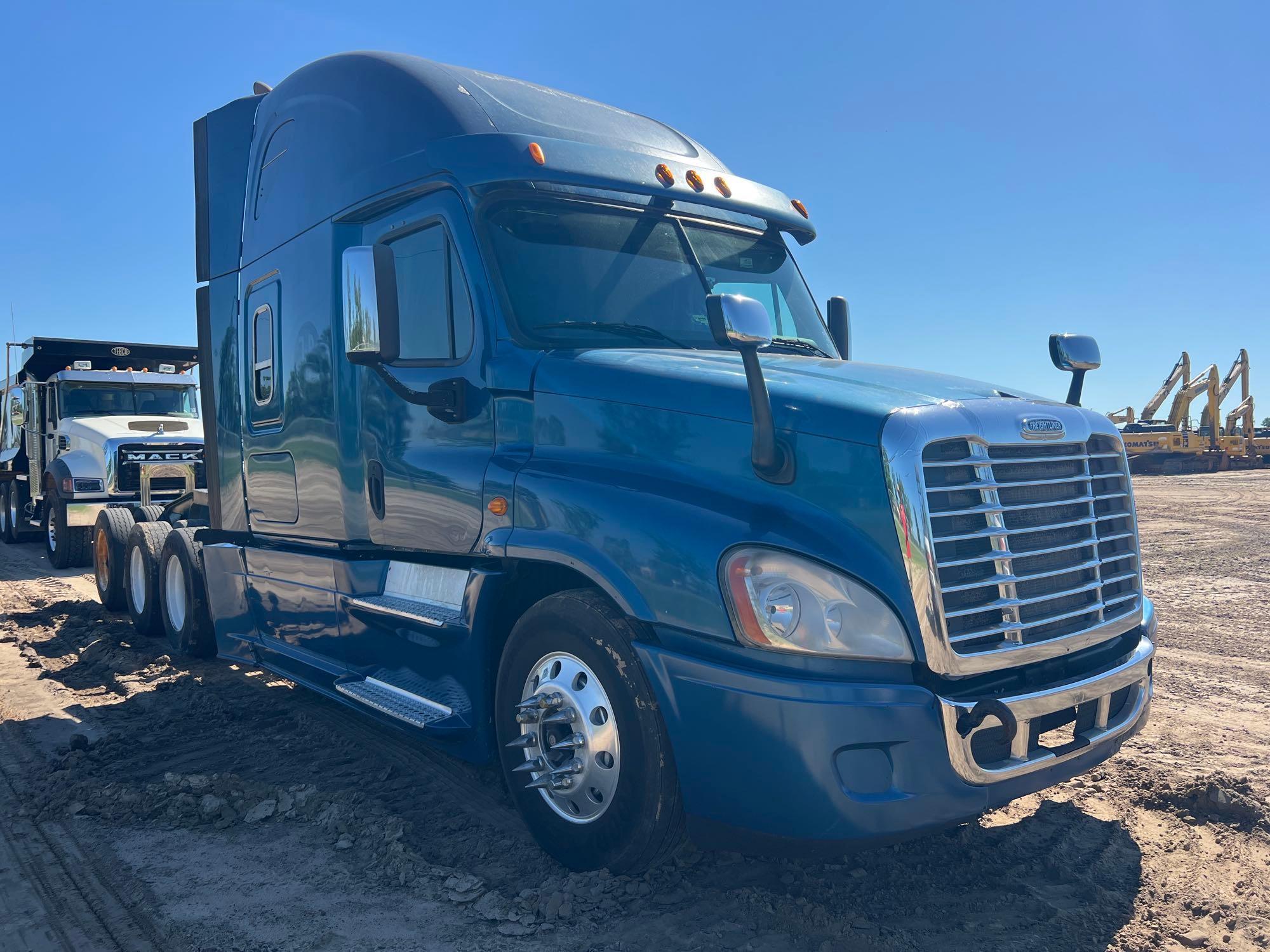 2014 Freightliner CASCADIA