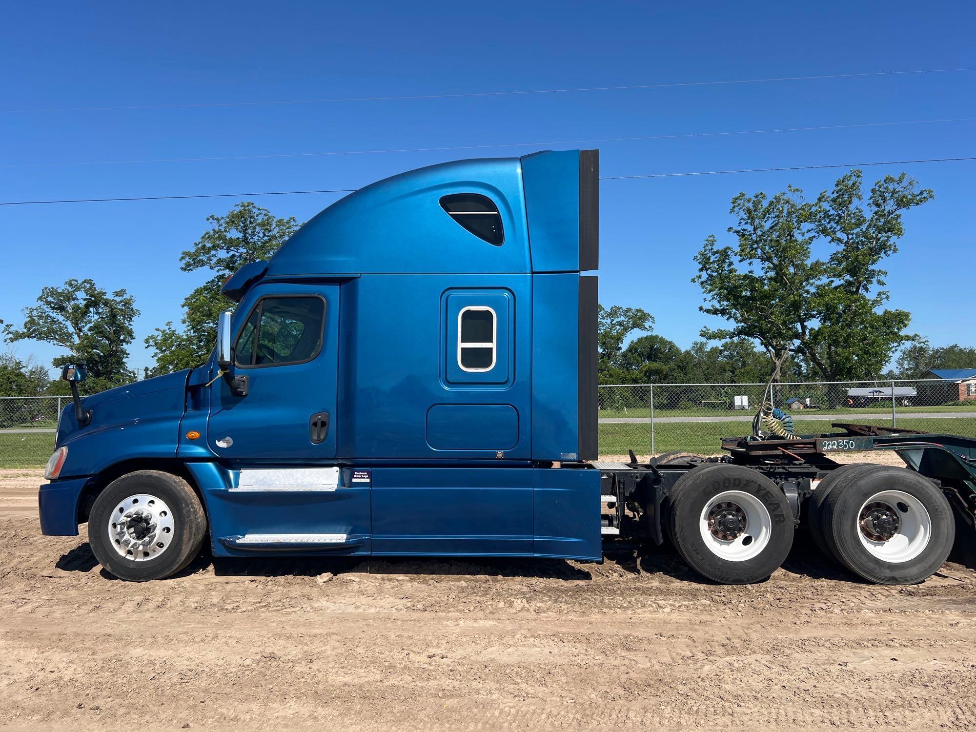 2014 Freightliner CASCADIA