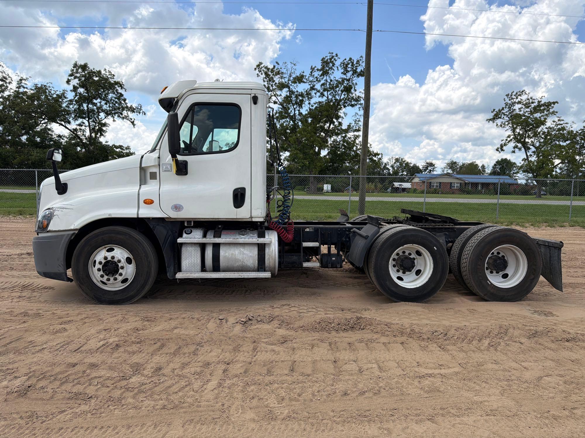 2017 Freightliner CASCADIA