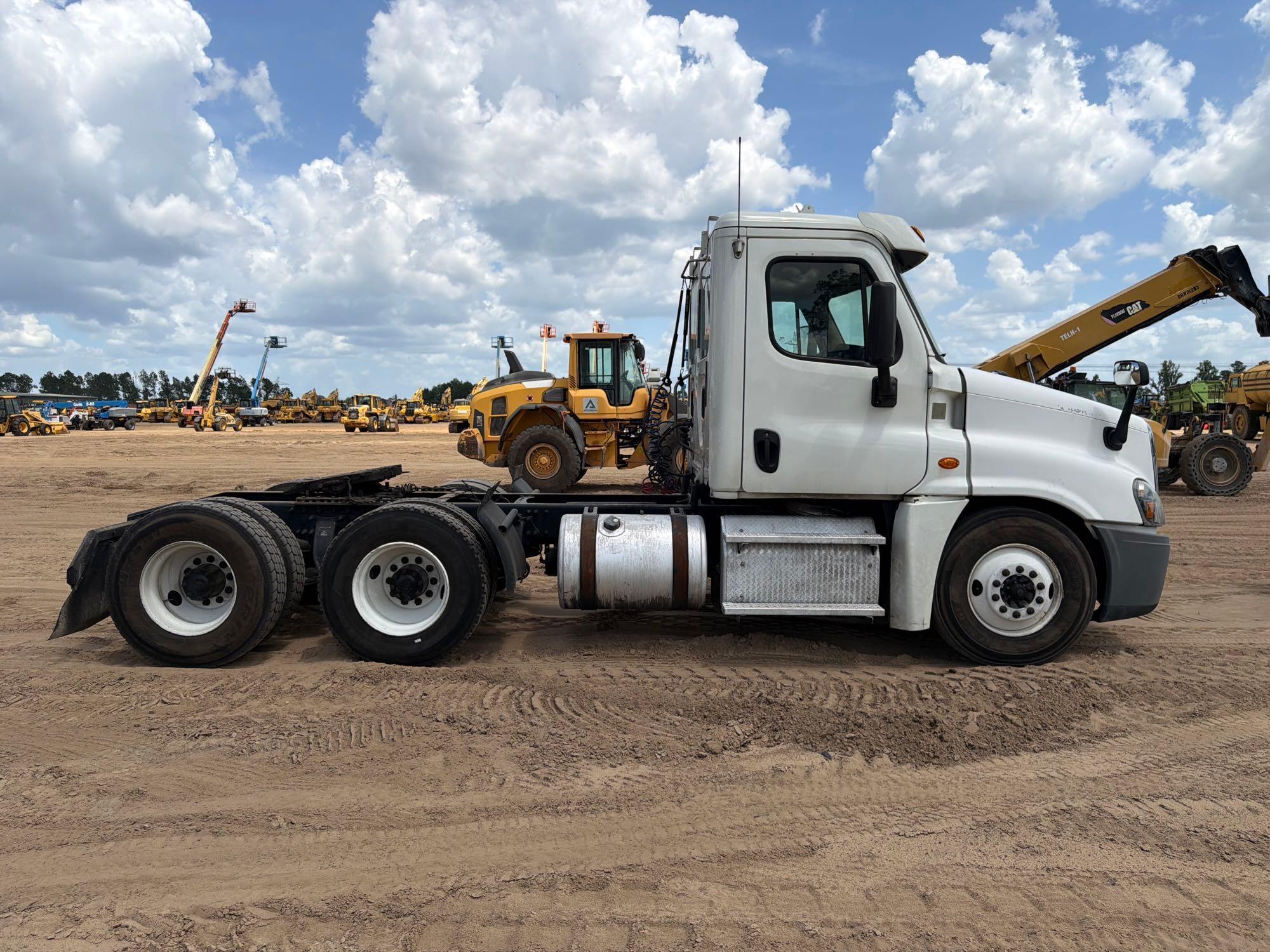 2017 Freightliner CASCADIA