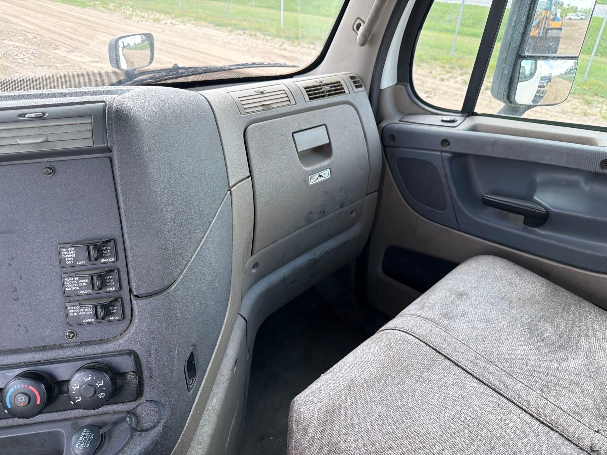 2017 Freightliner CASCADIA