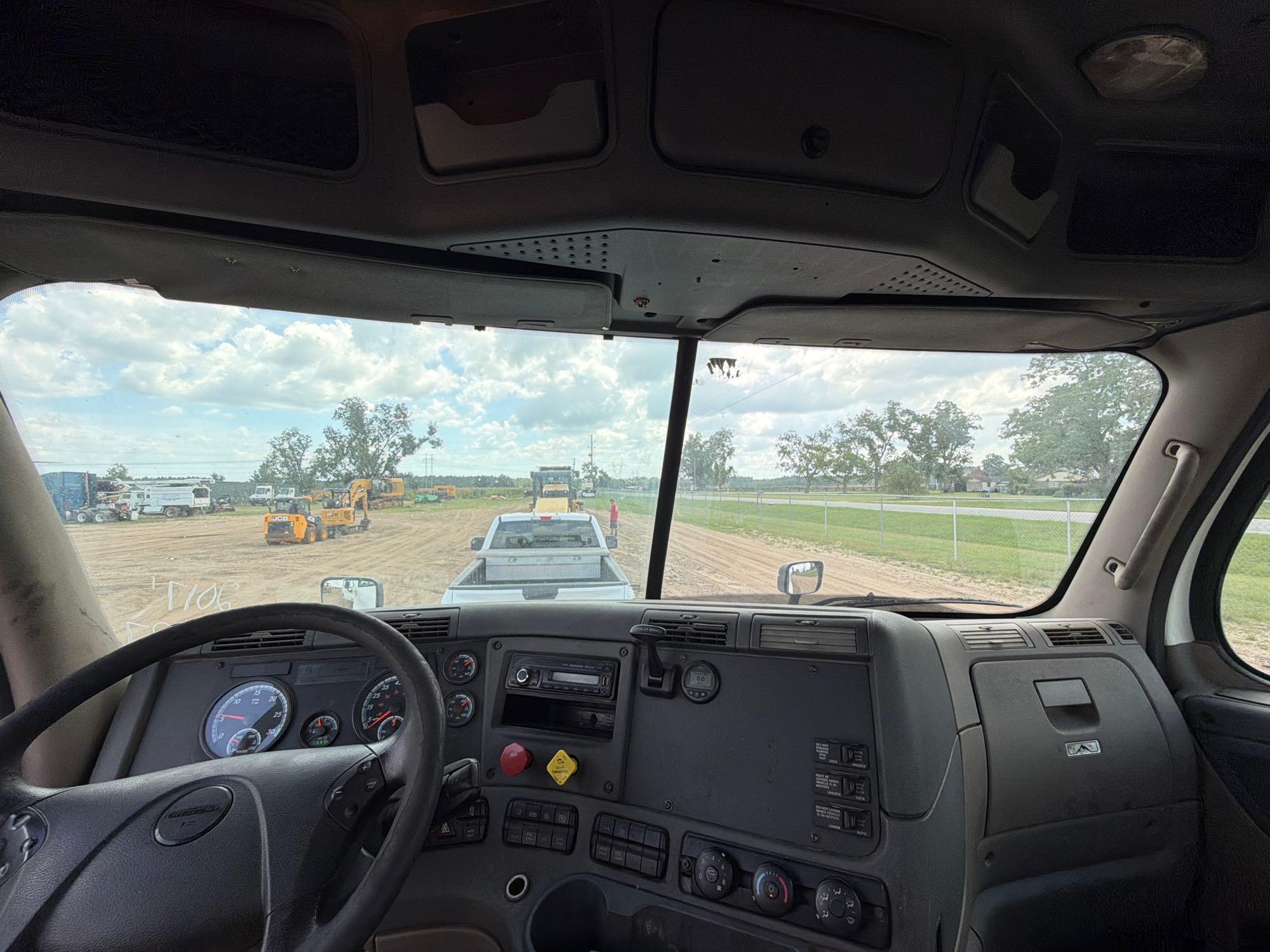 2017 Freightliner CASCADIA