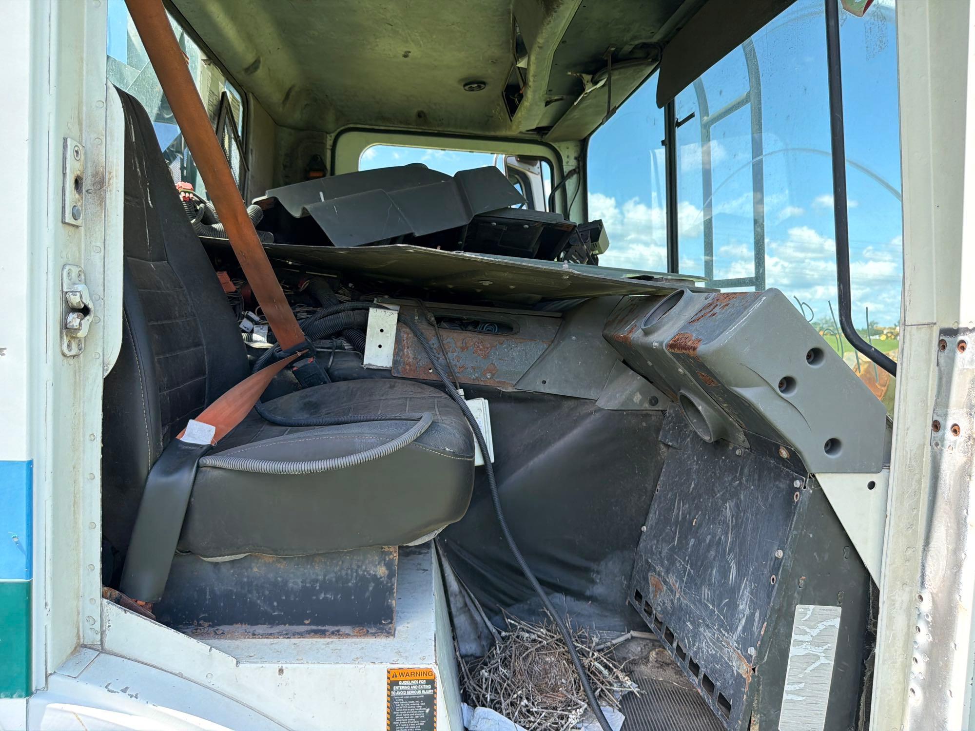2009 Mack 613