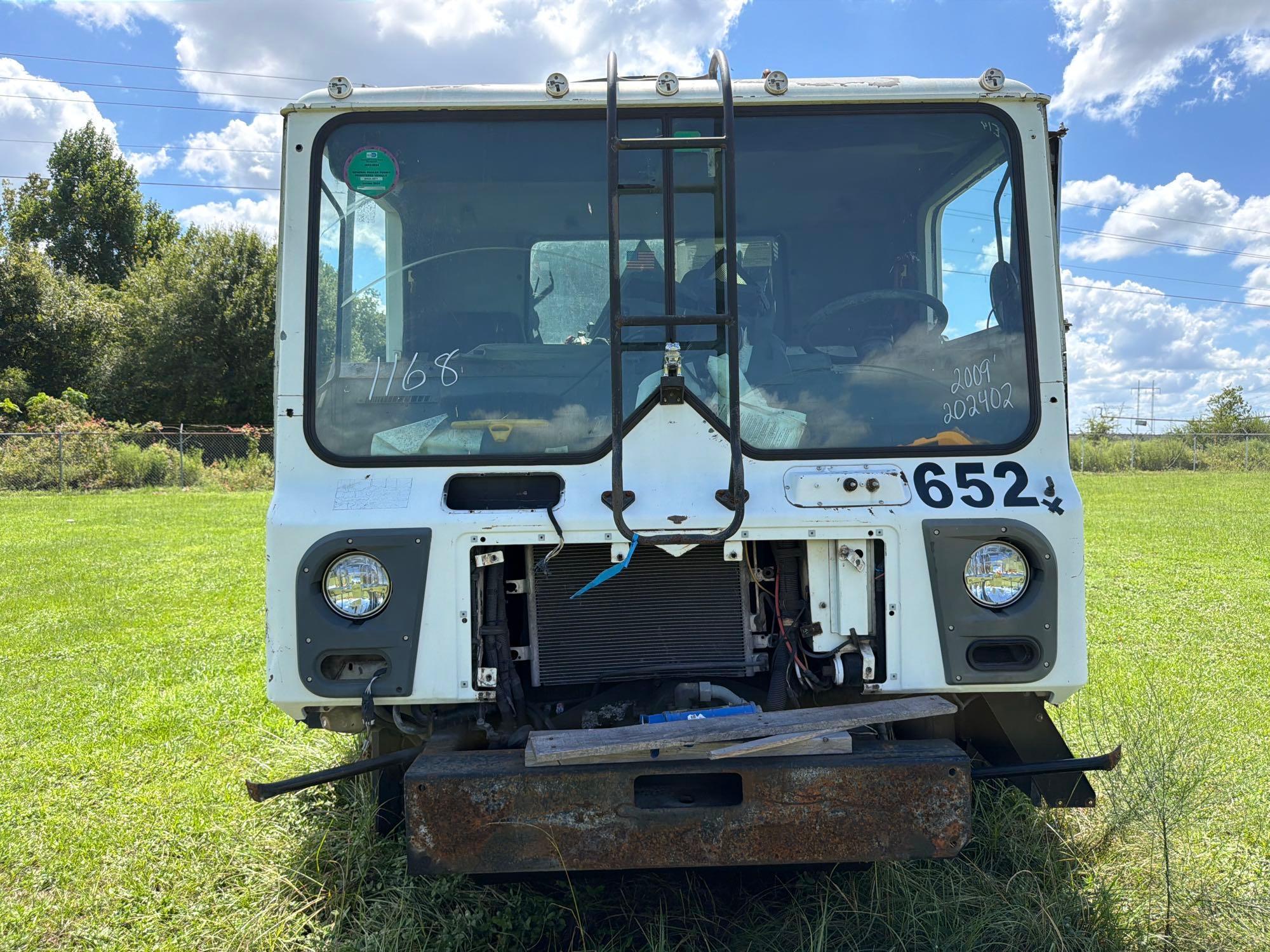 2009 Mack 613