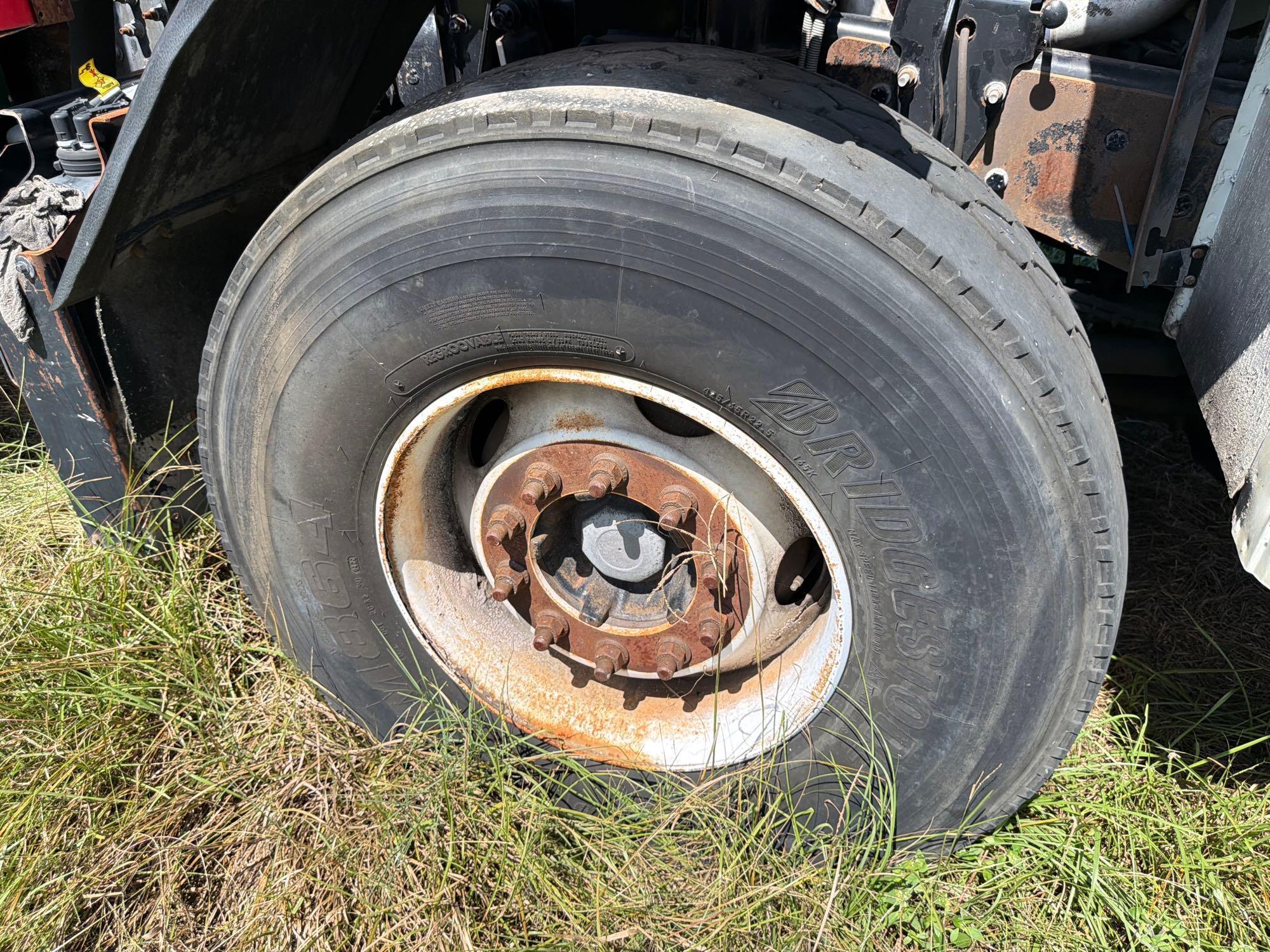 2013 Mack 613