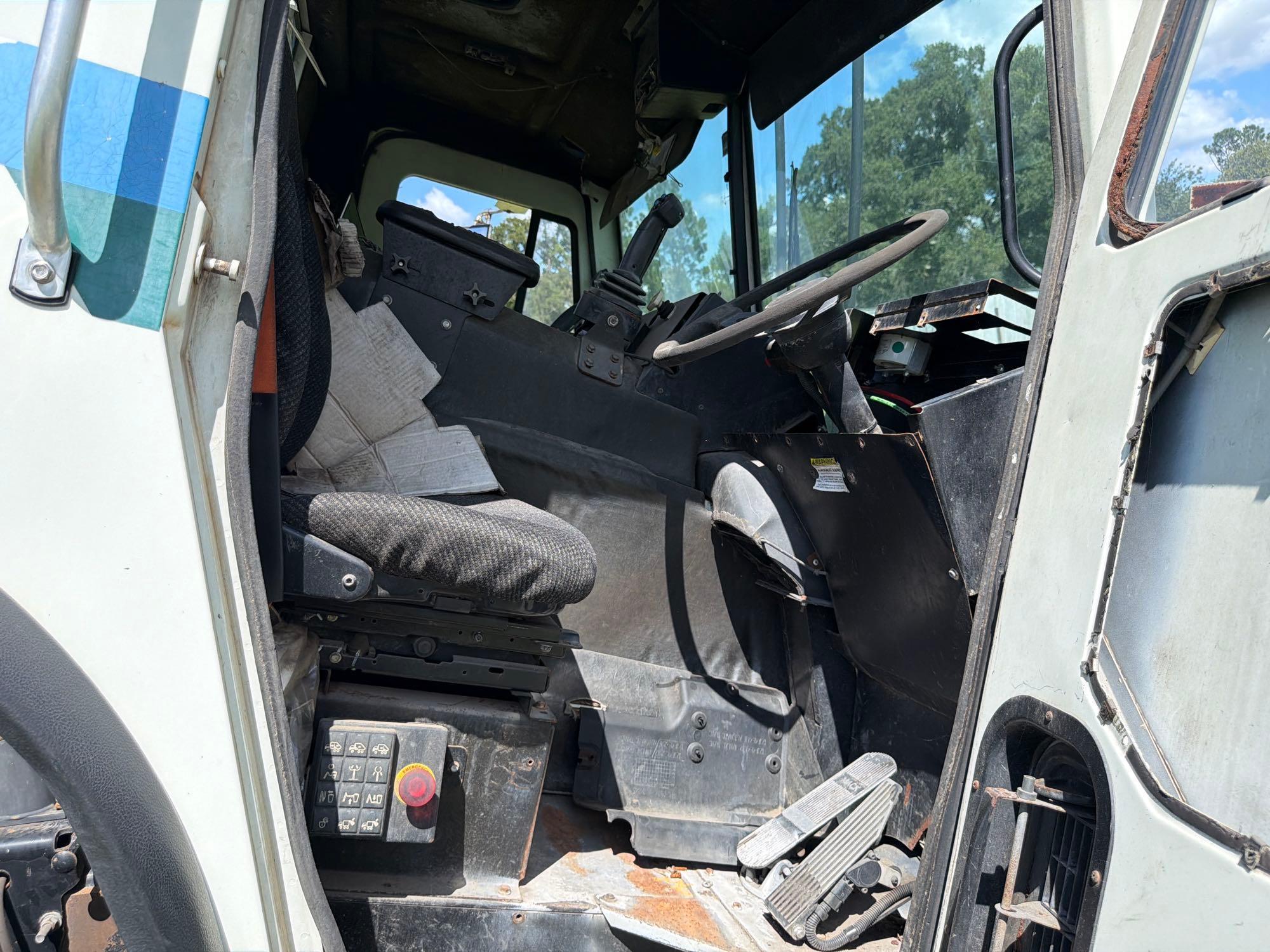 2013 Mack 613