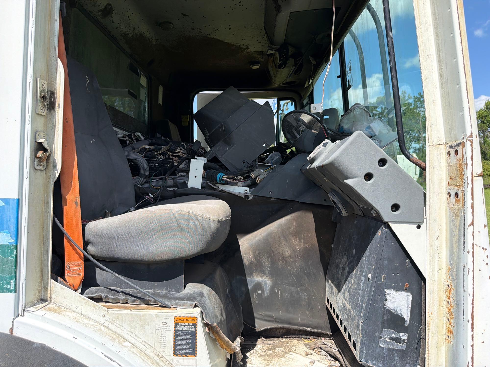 2013 Mack 613