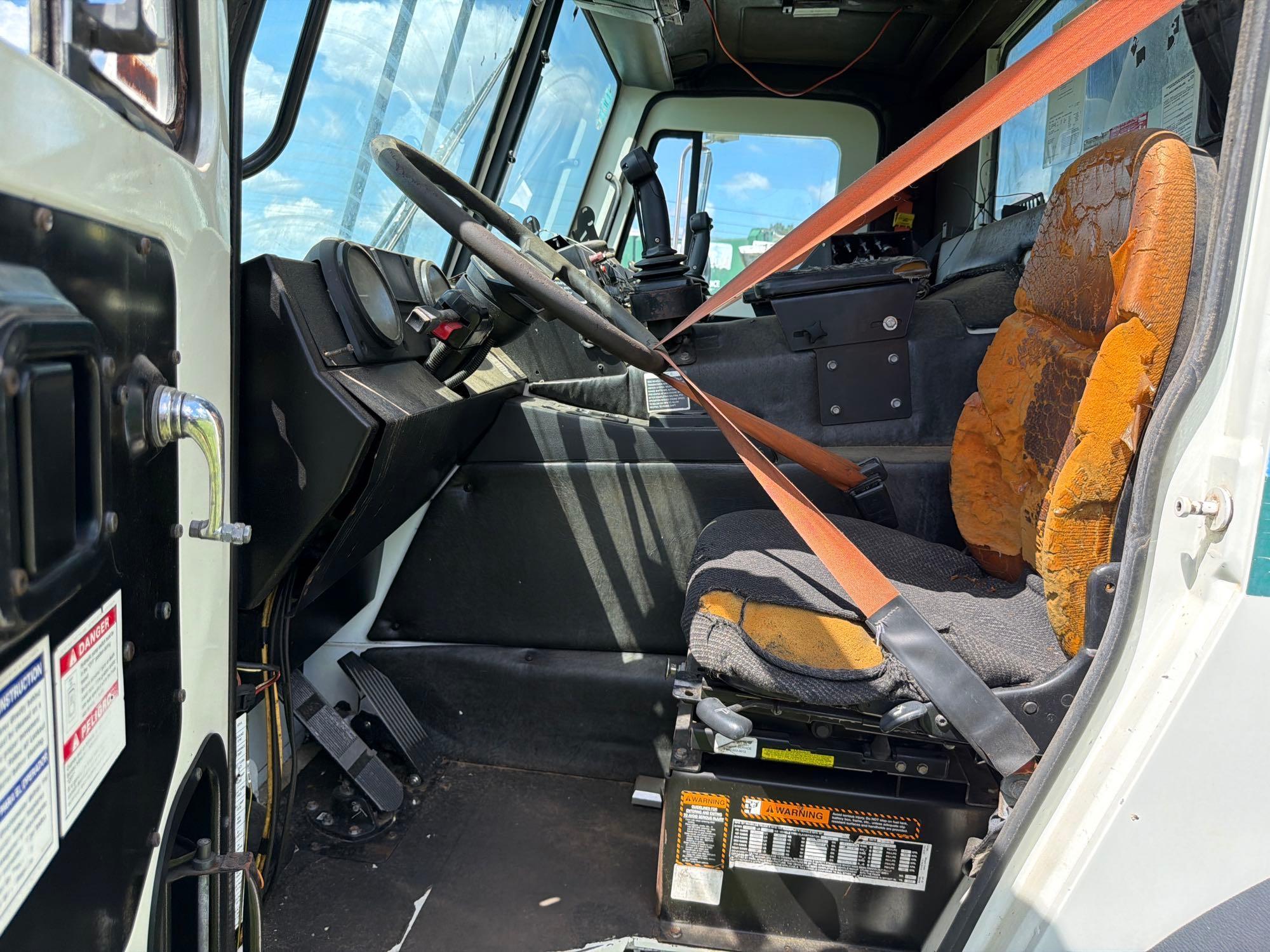 2014 Mack 613