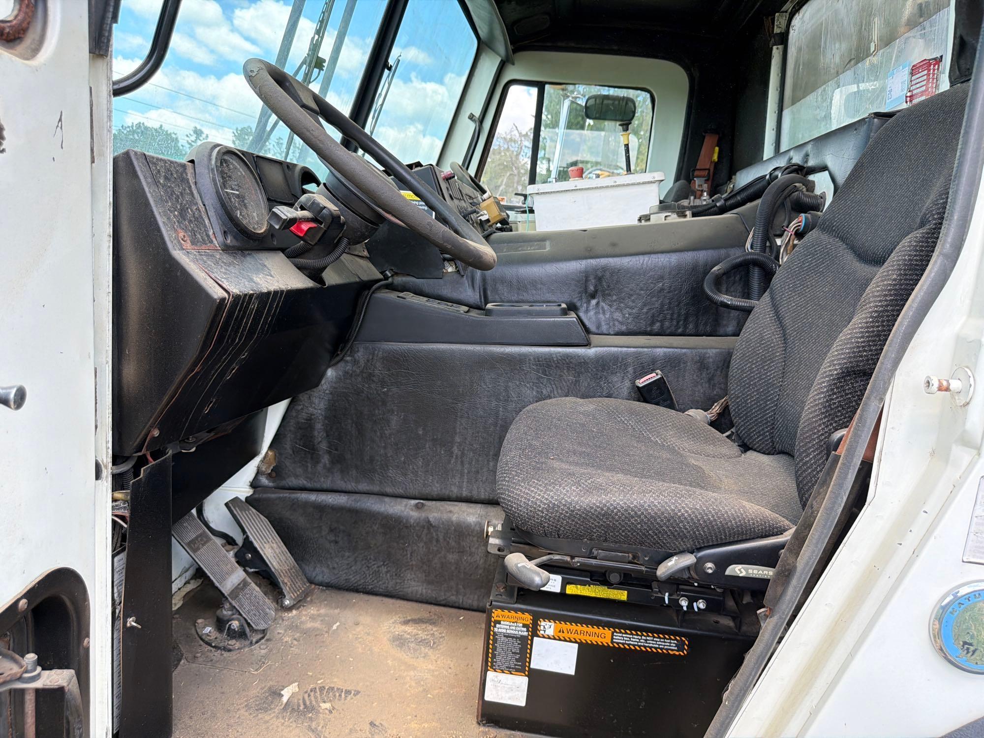 2015 Mack 633