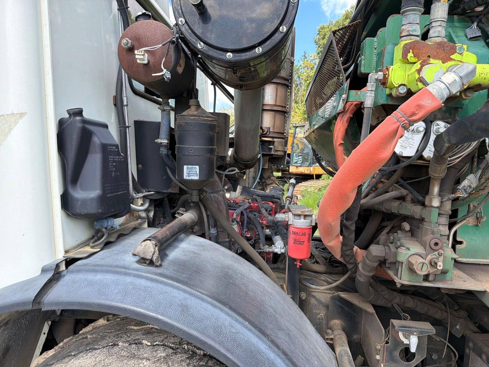 2015 Mack 633