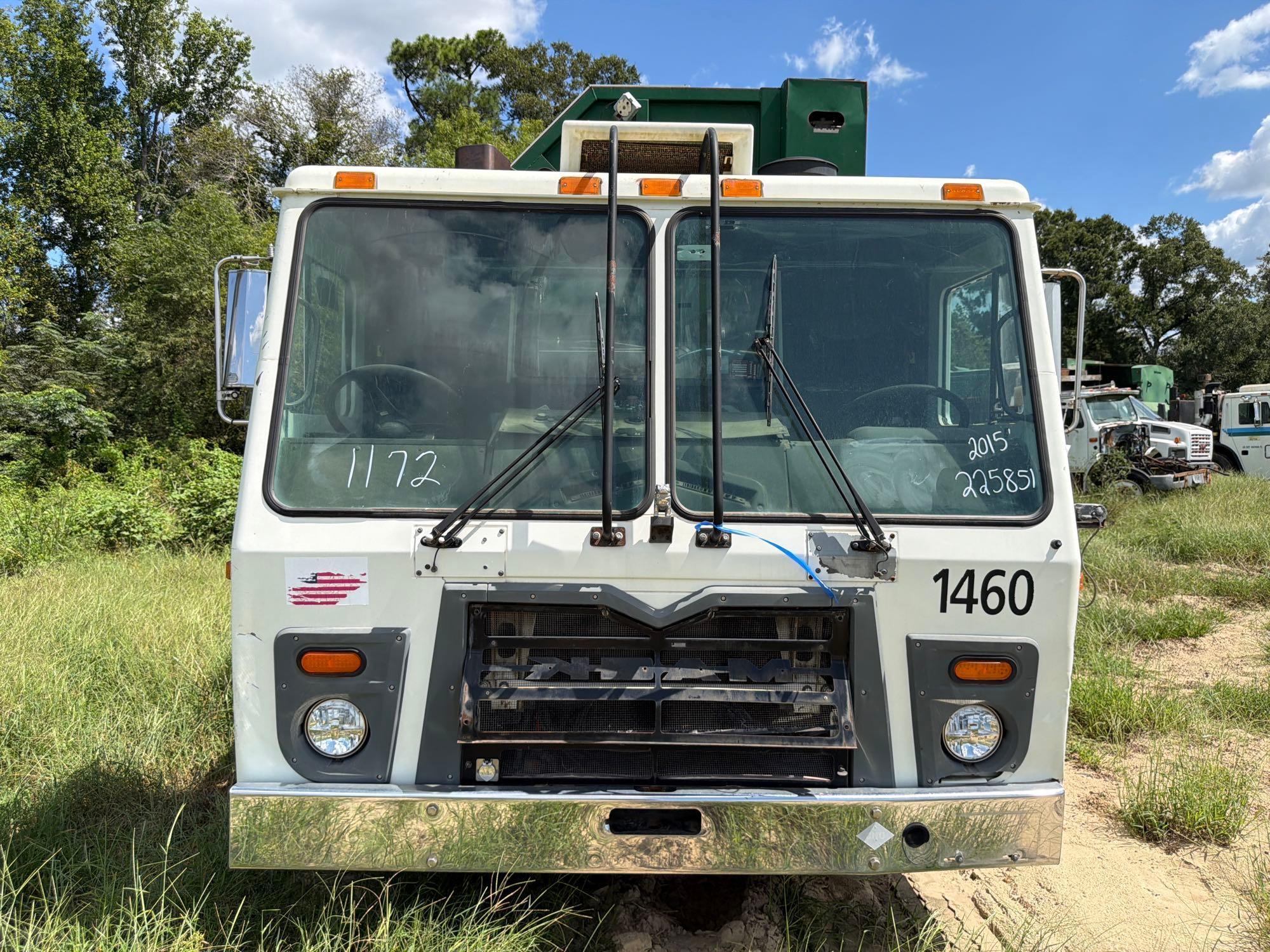 2015 Mack 633