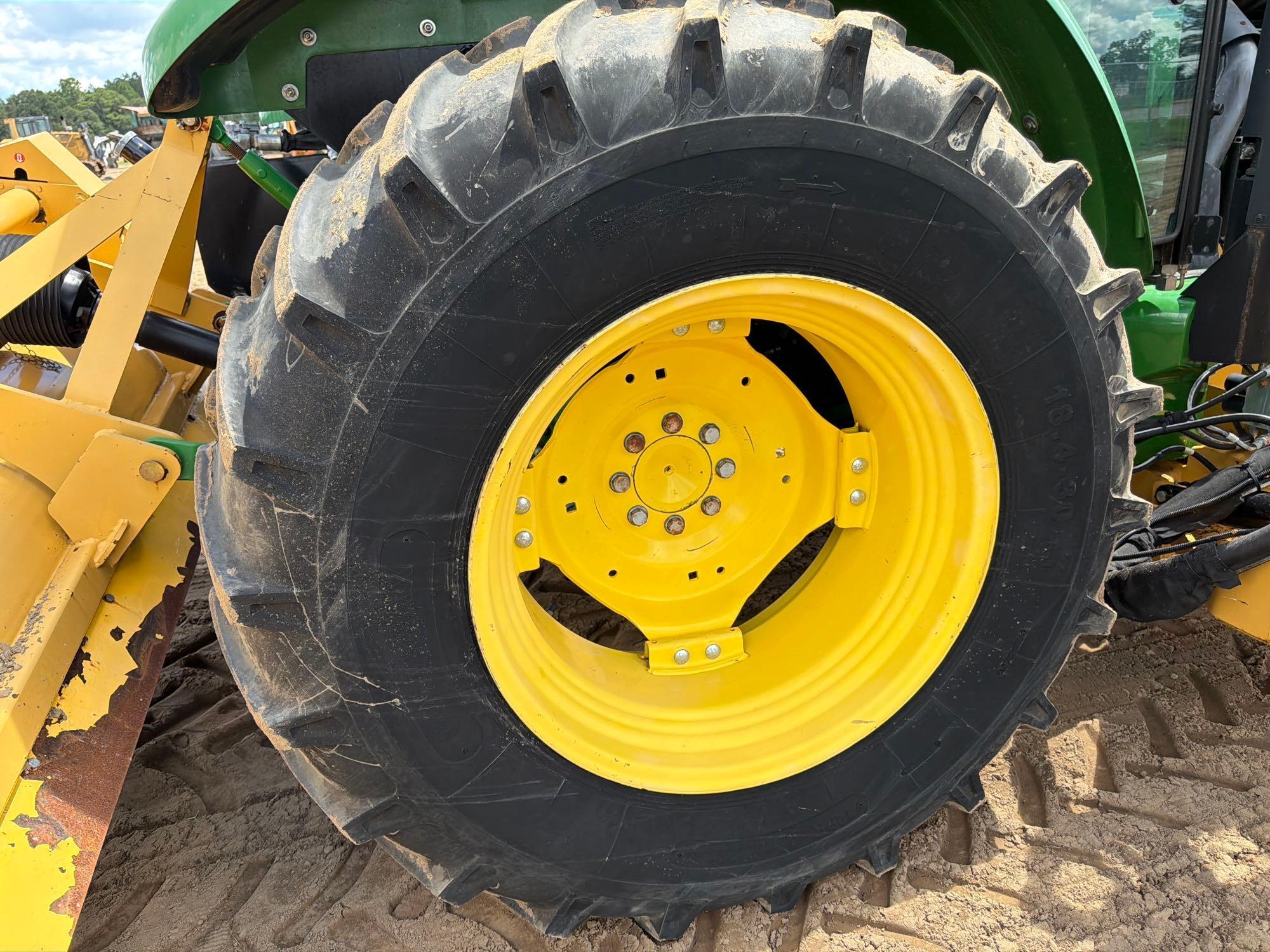 John Deere 5100E