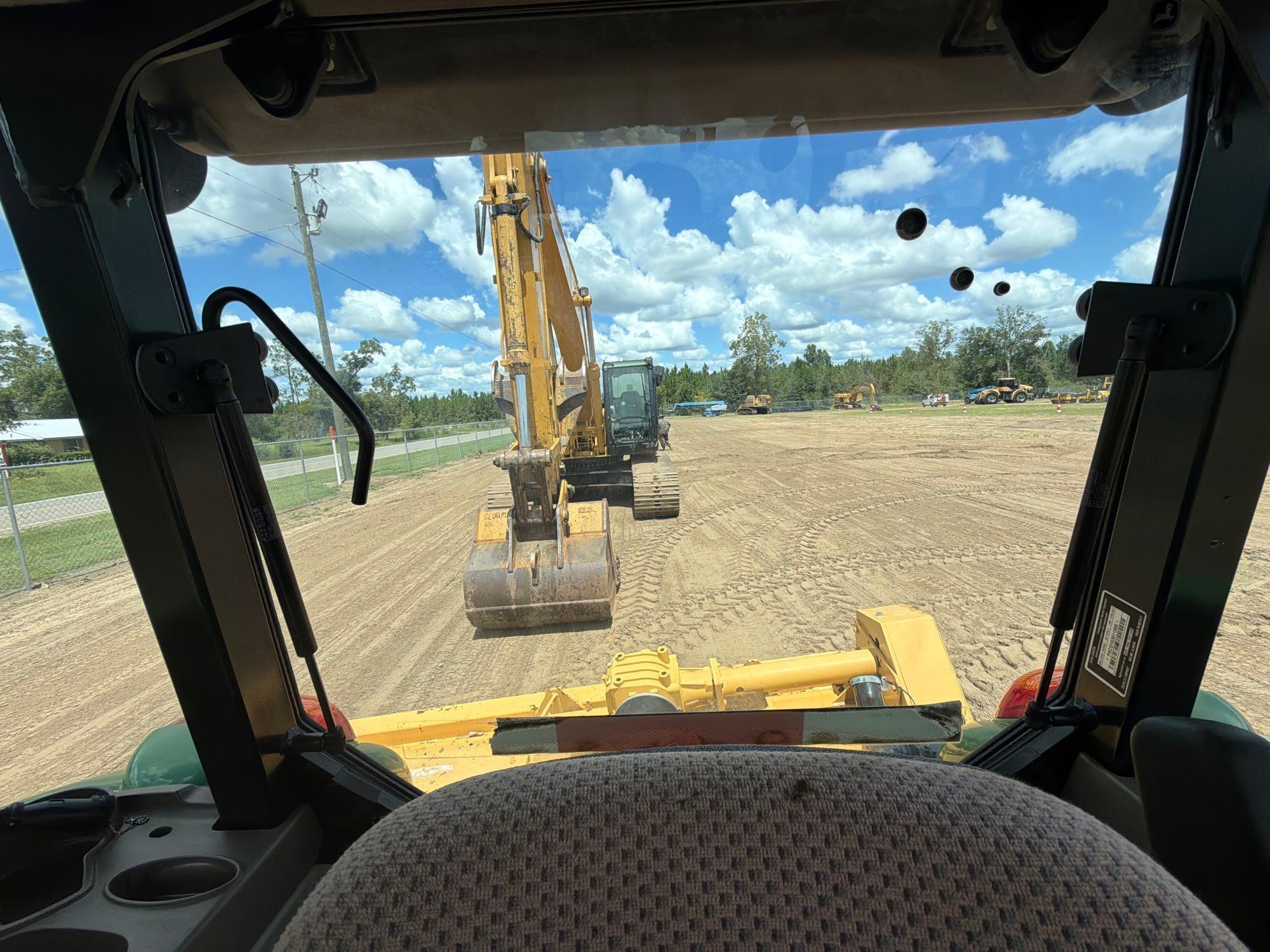 John Deere 5100E