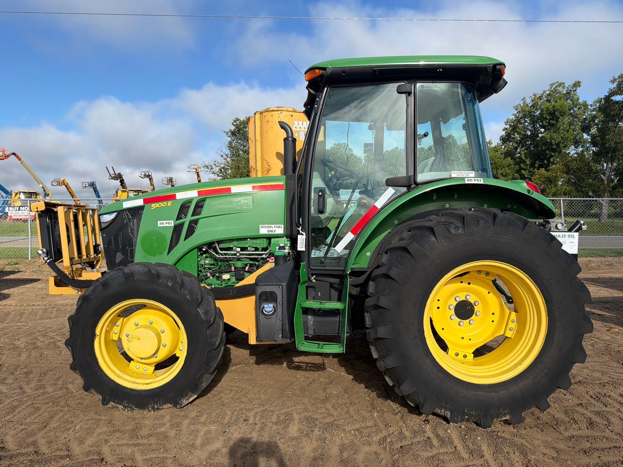 John Deere 5100E