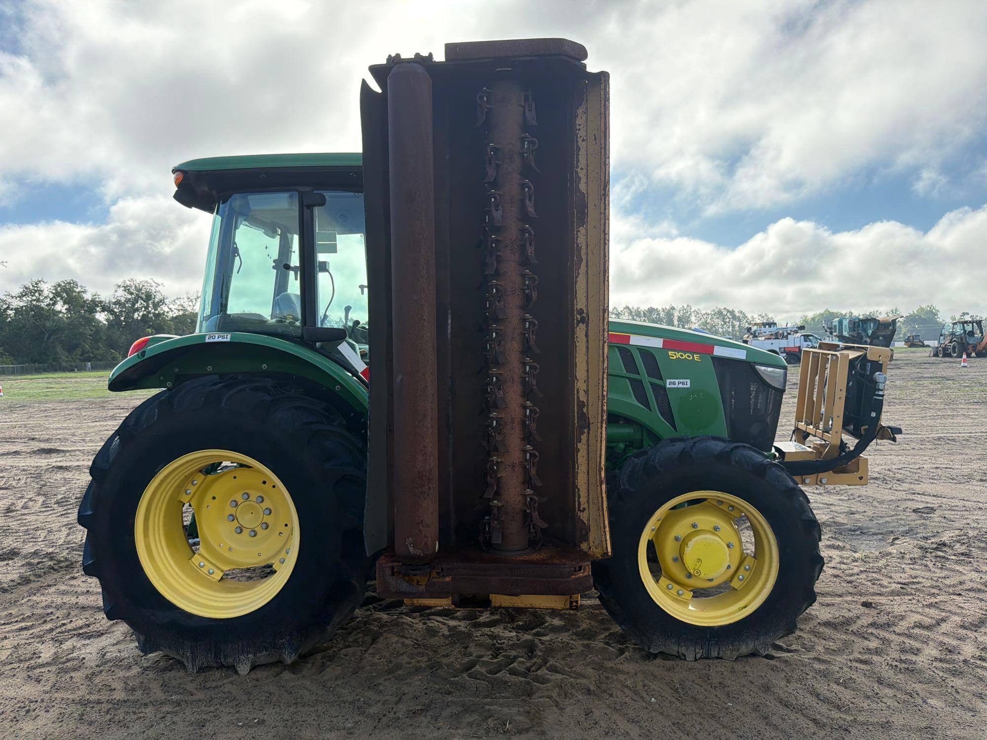 John Deere 5100E
