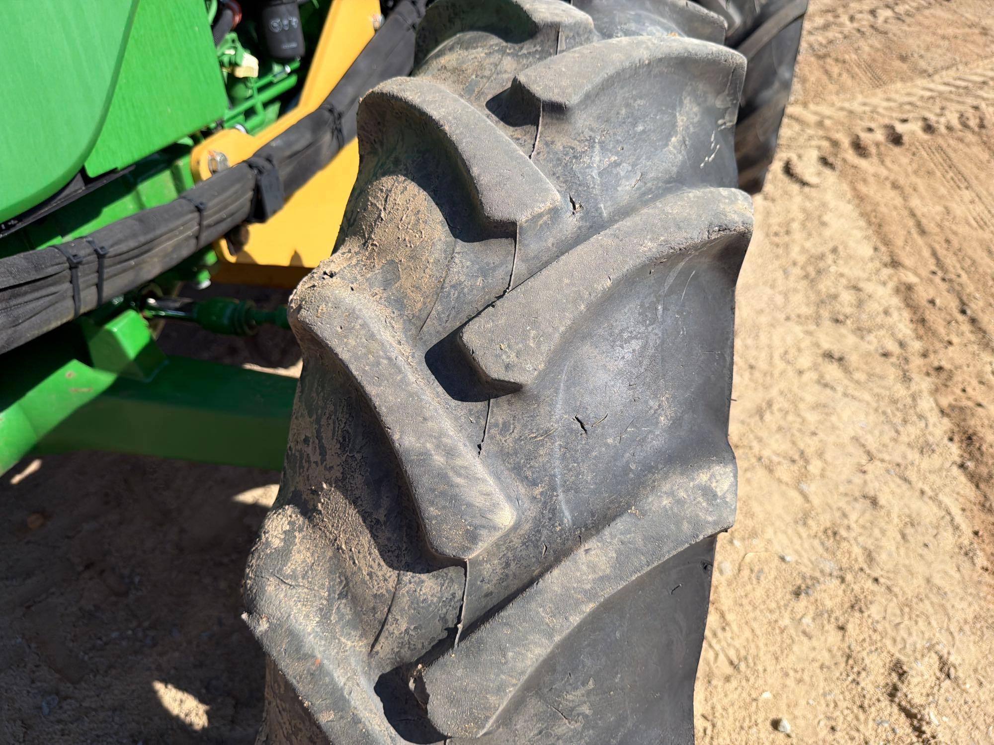 John Deere 5100E