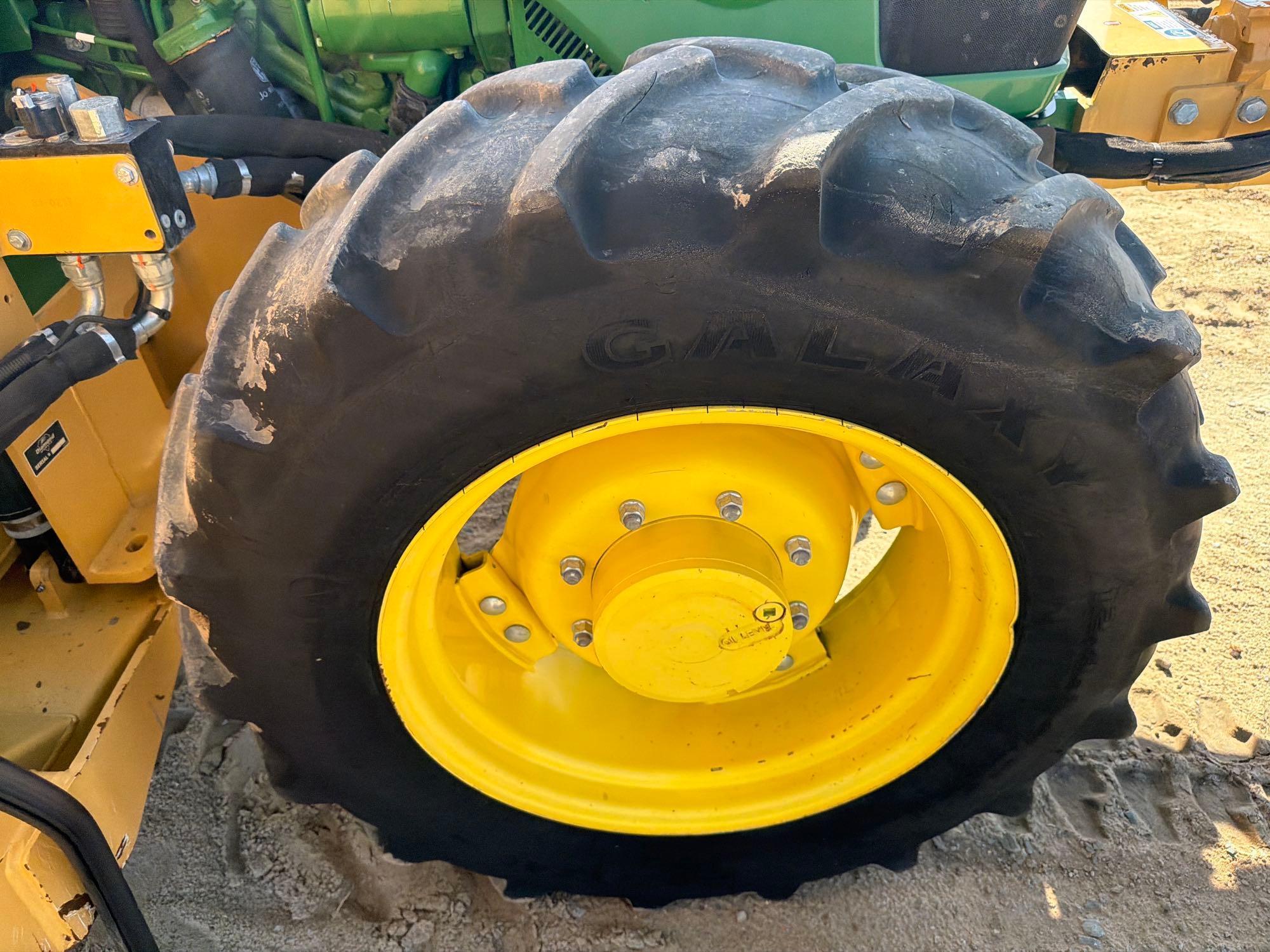 John Deere 5100E