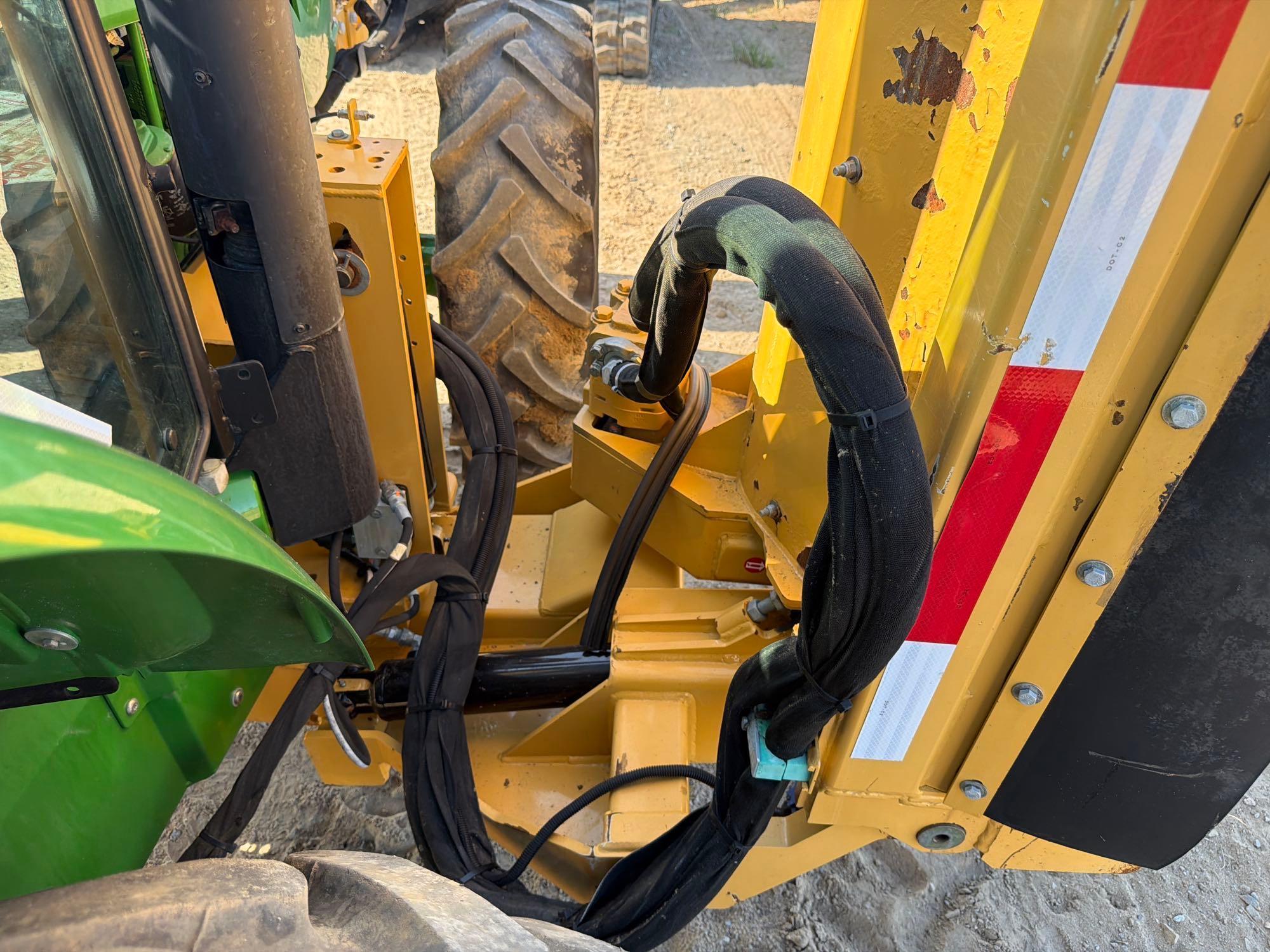John Deere 5100E