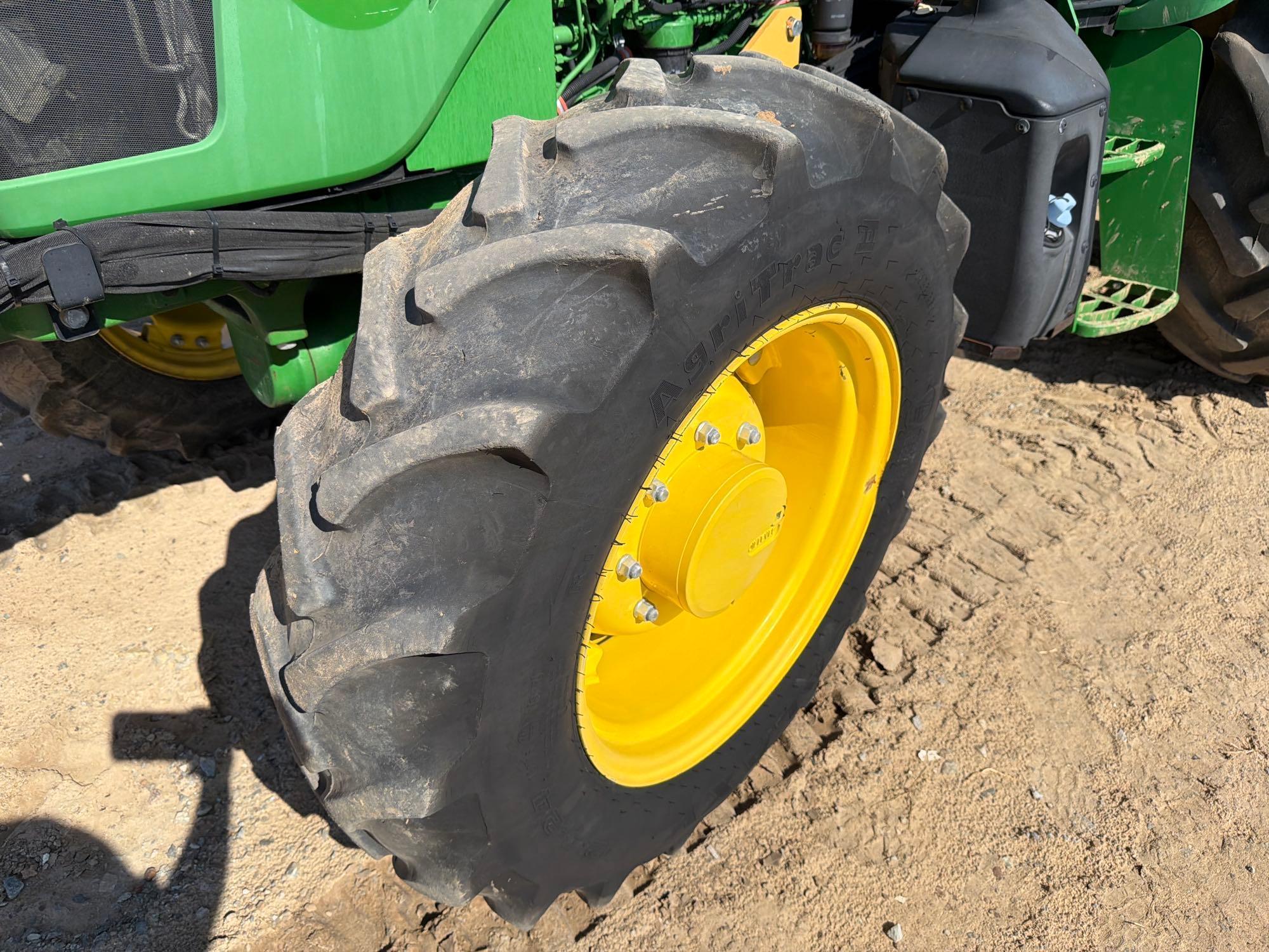 John Deere 5100E