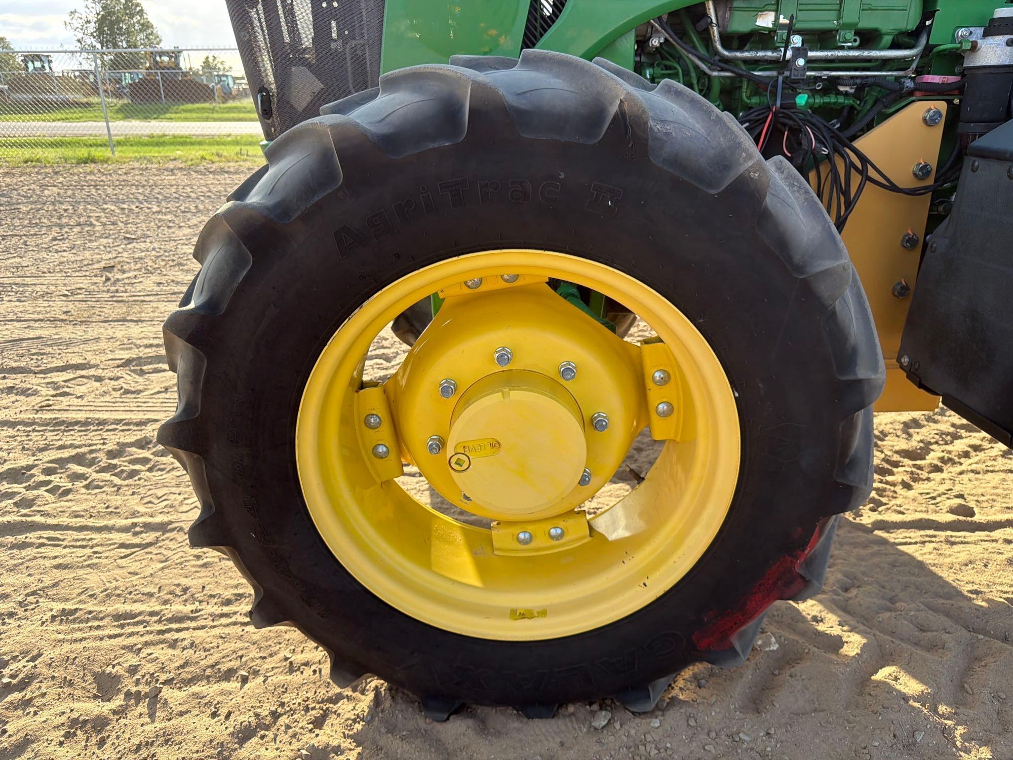 John Deere 5100E