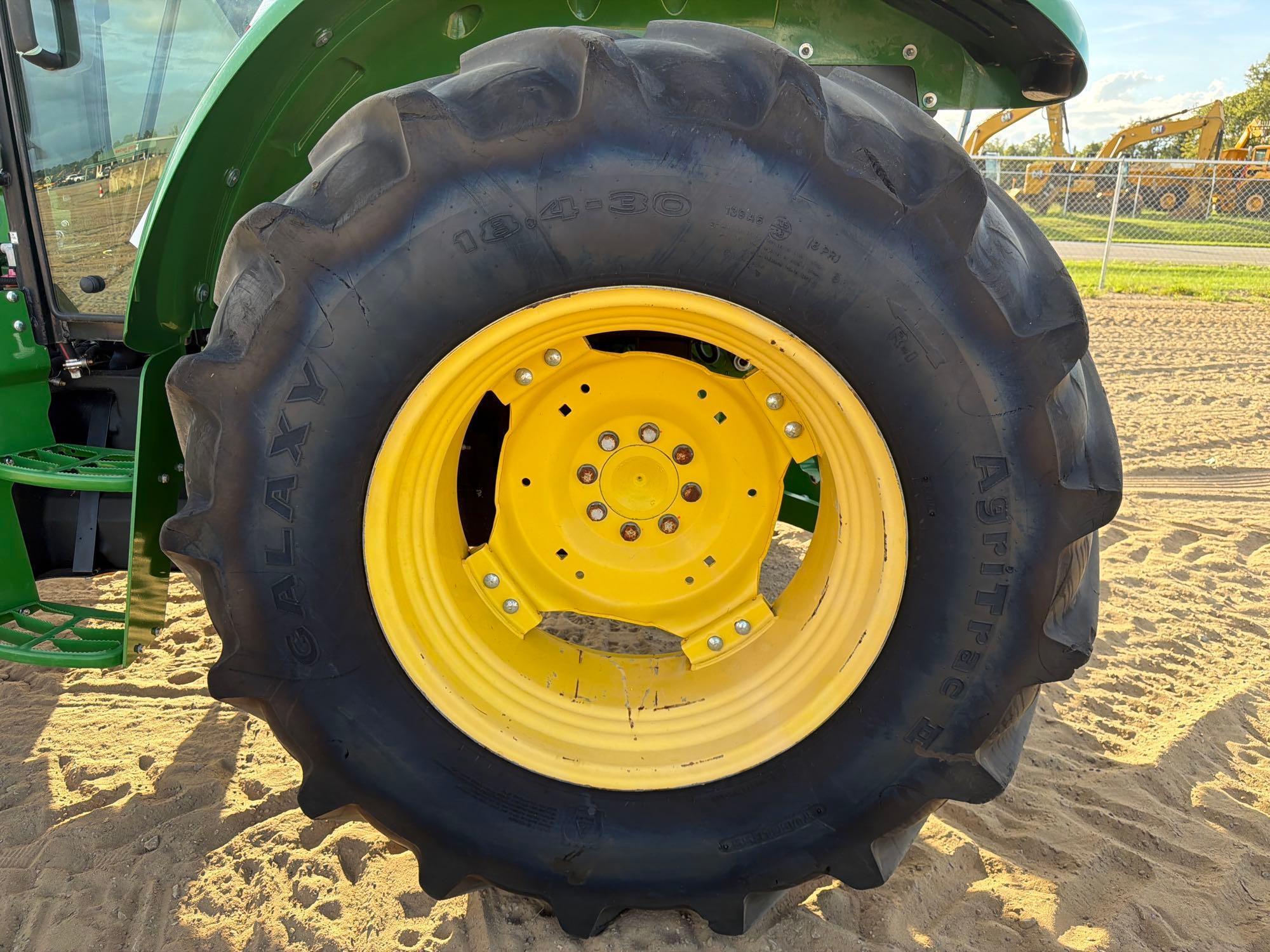 John Deere 5100E