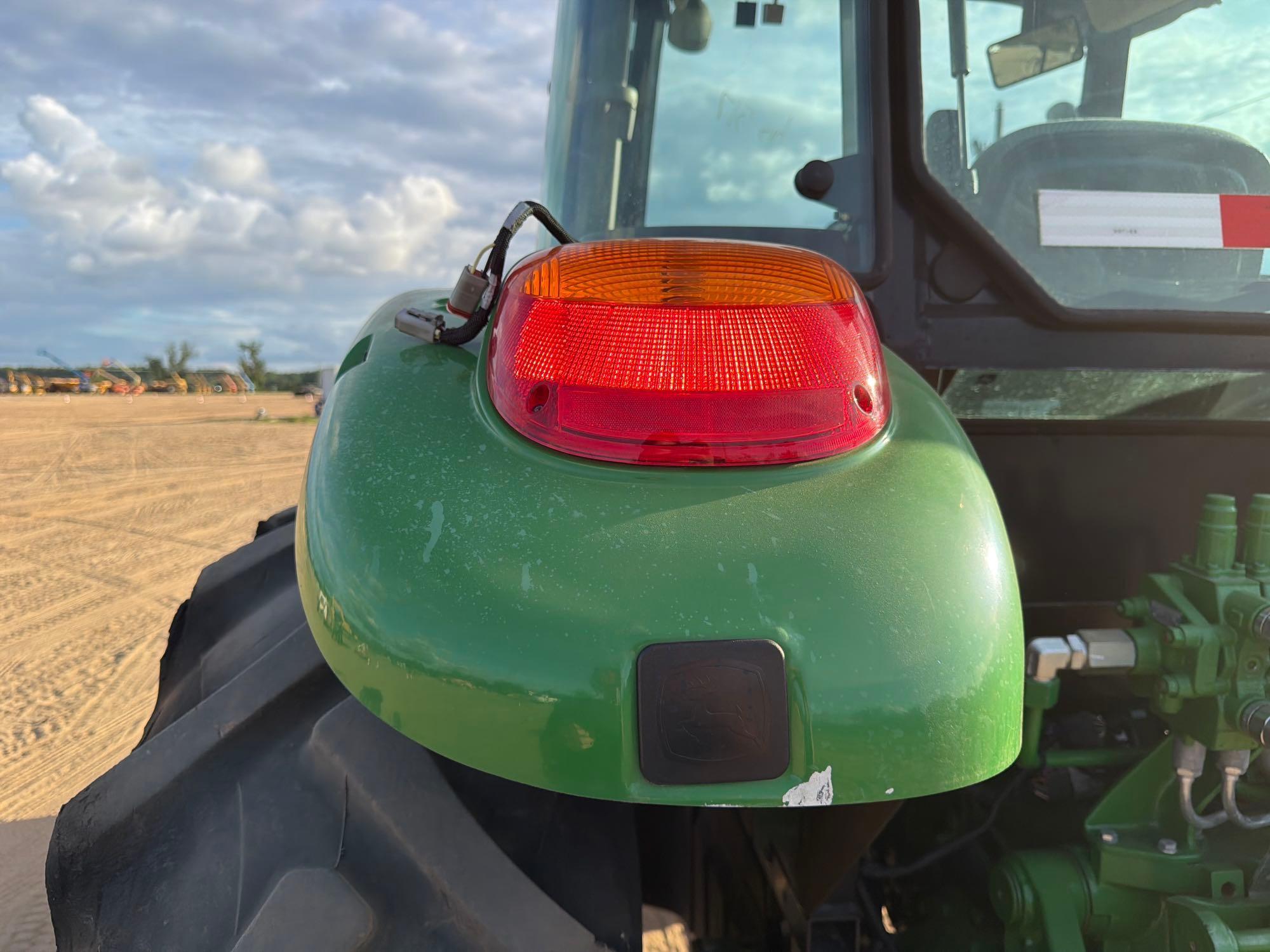 John Deere 5100E