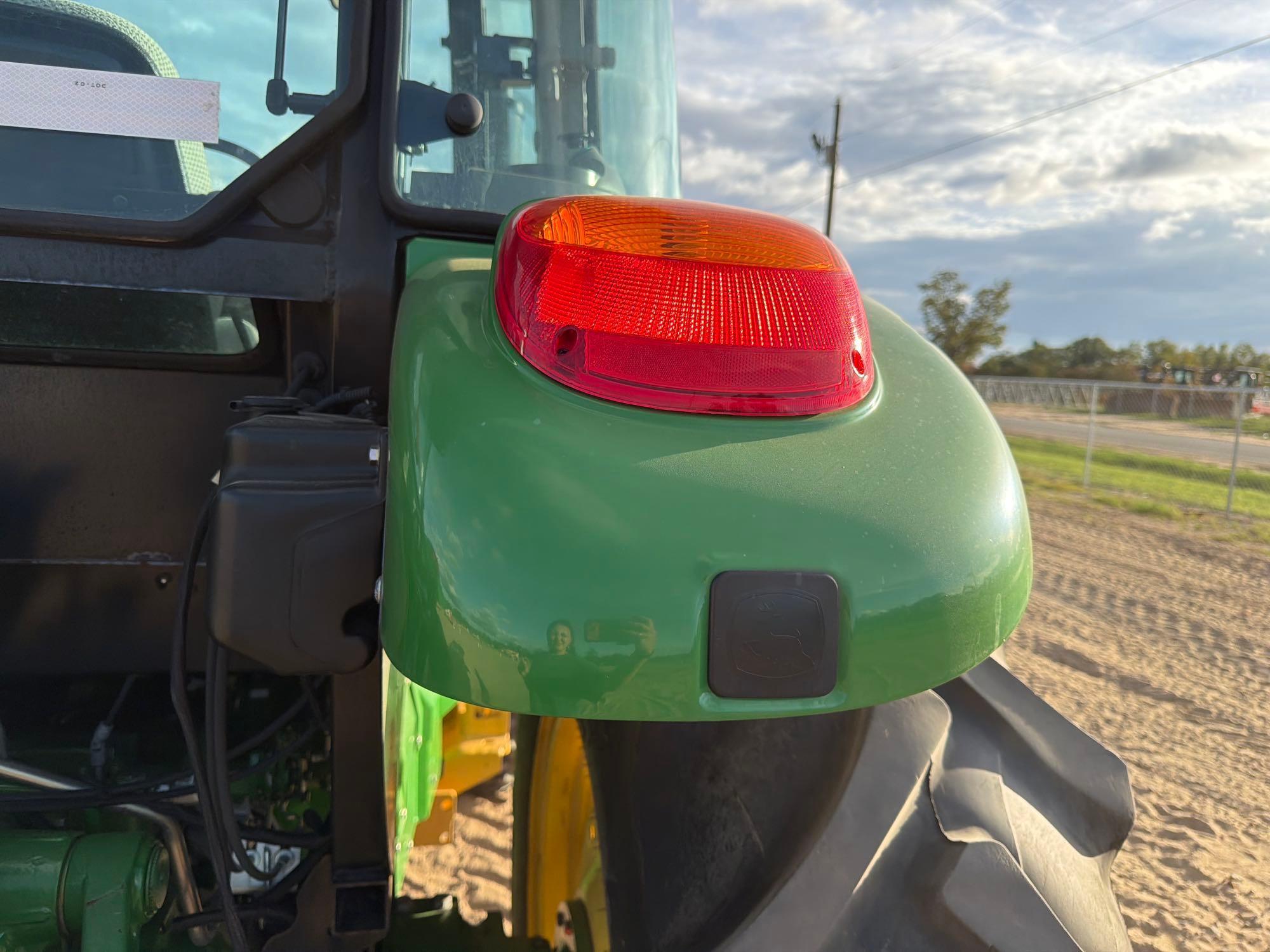 John Deere 5100E