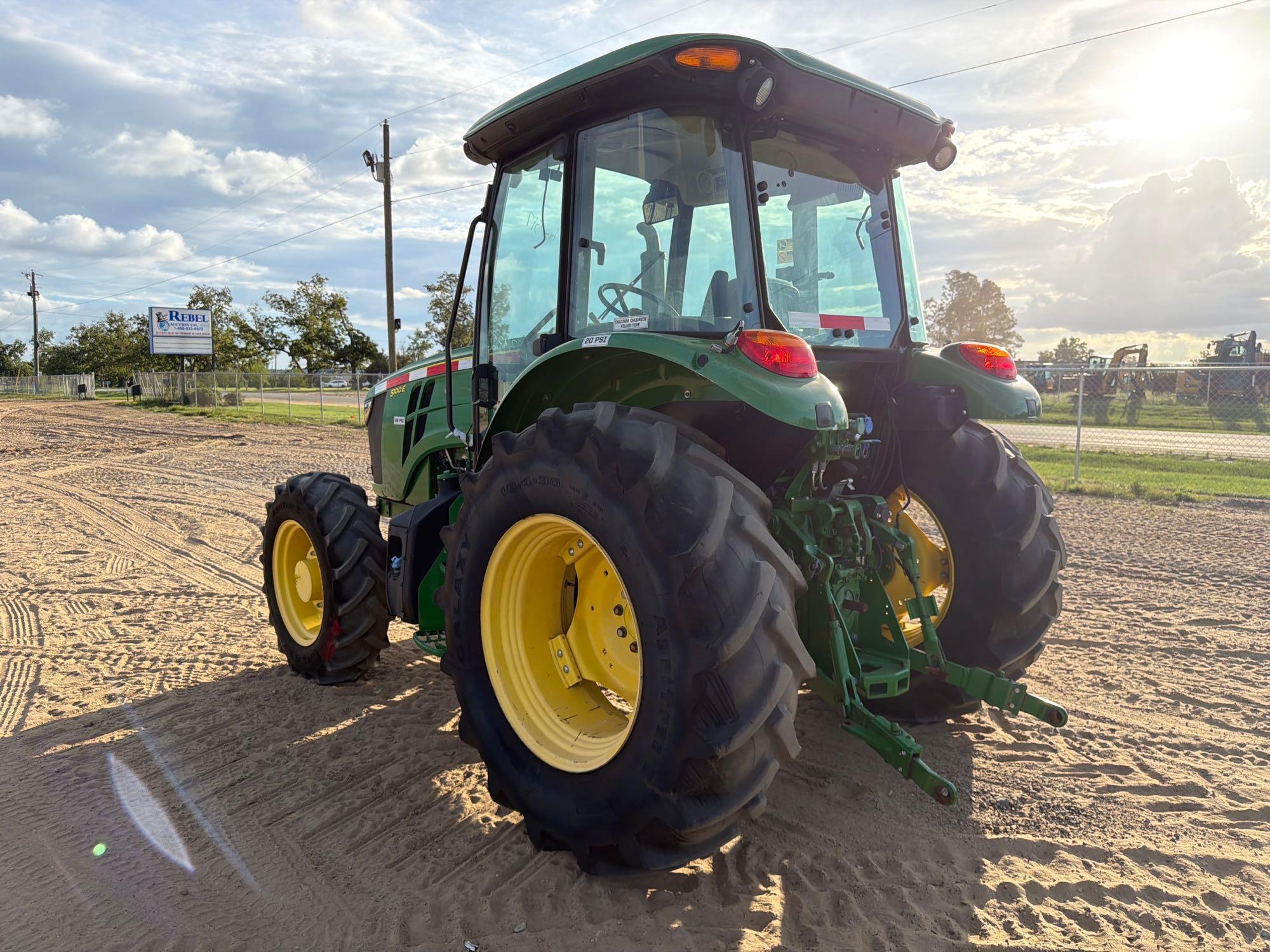 John Deere 5100E