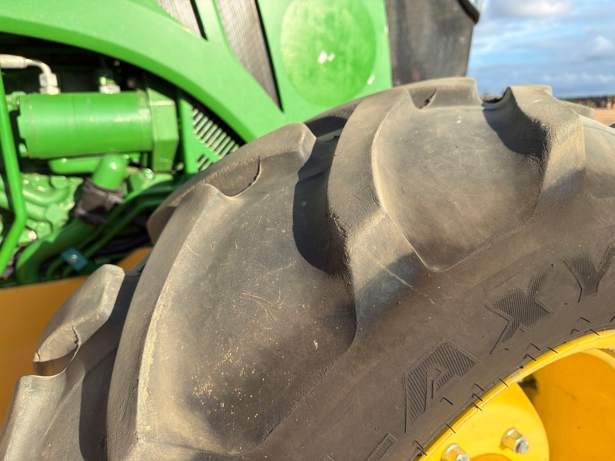John Deere 5100E