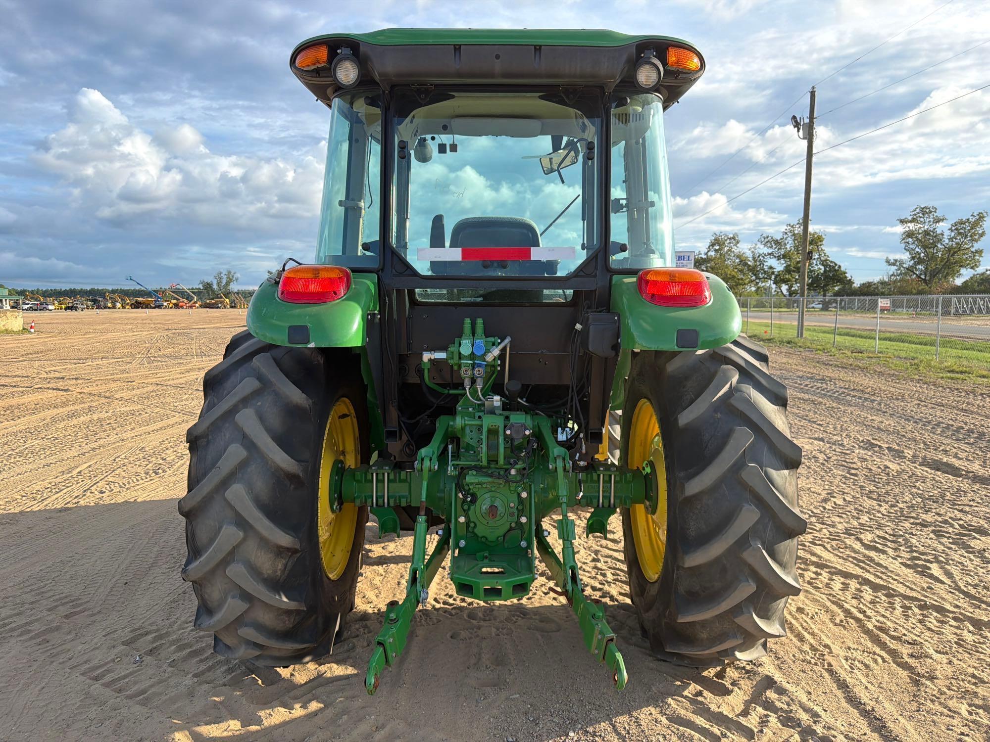 John Deere 5100E