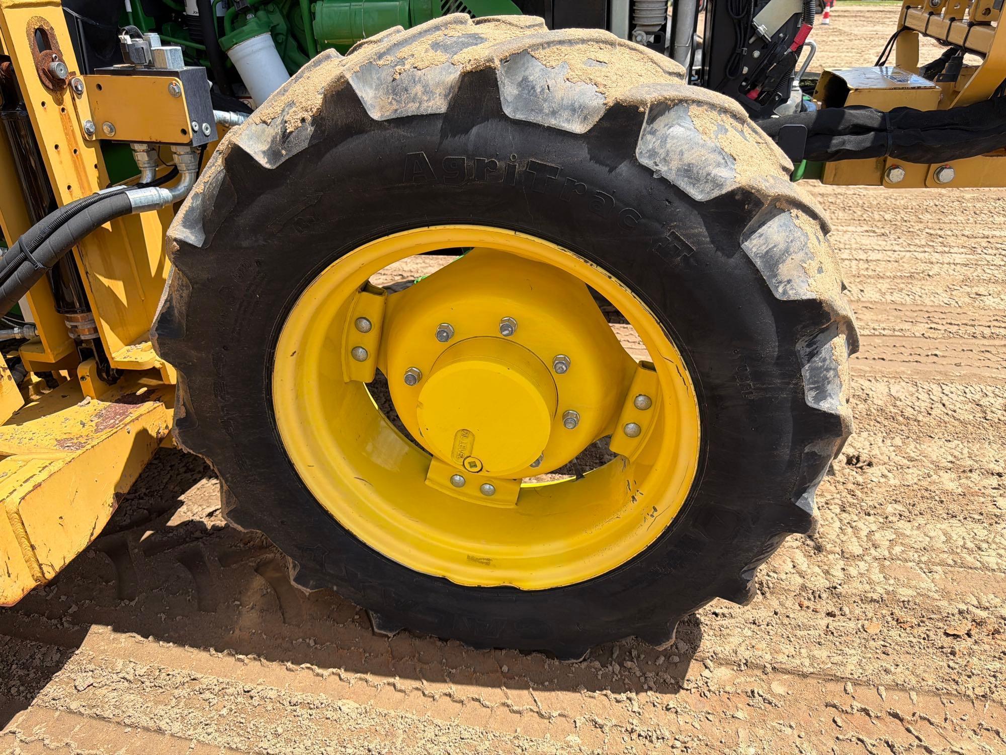 John Deere 5100E
