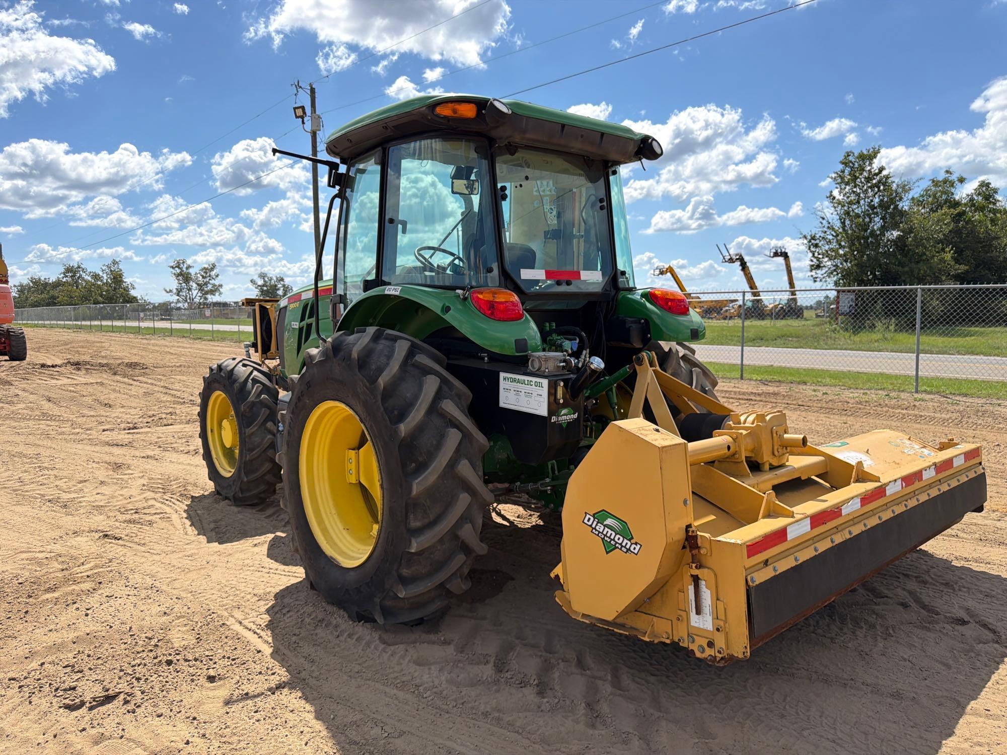John Deere 5100E