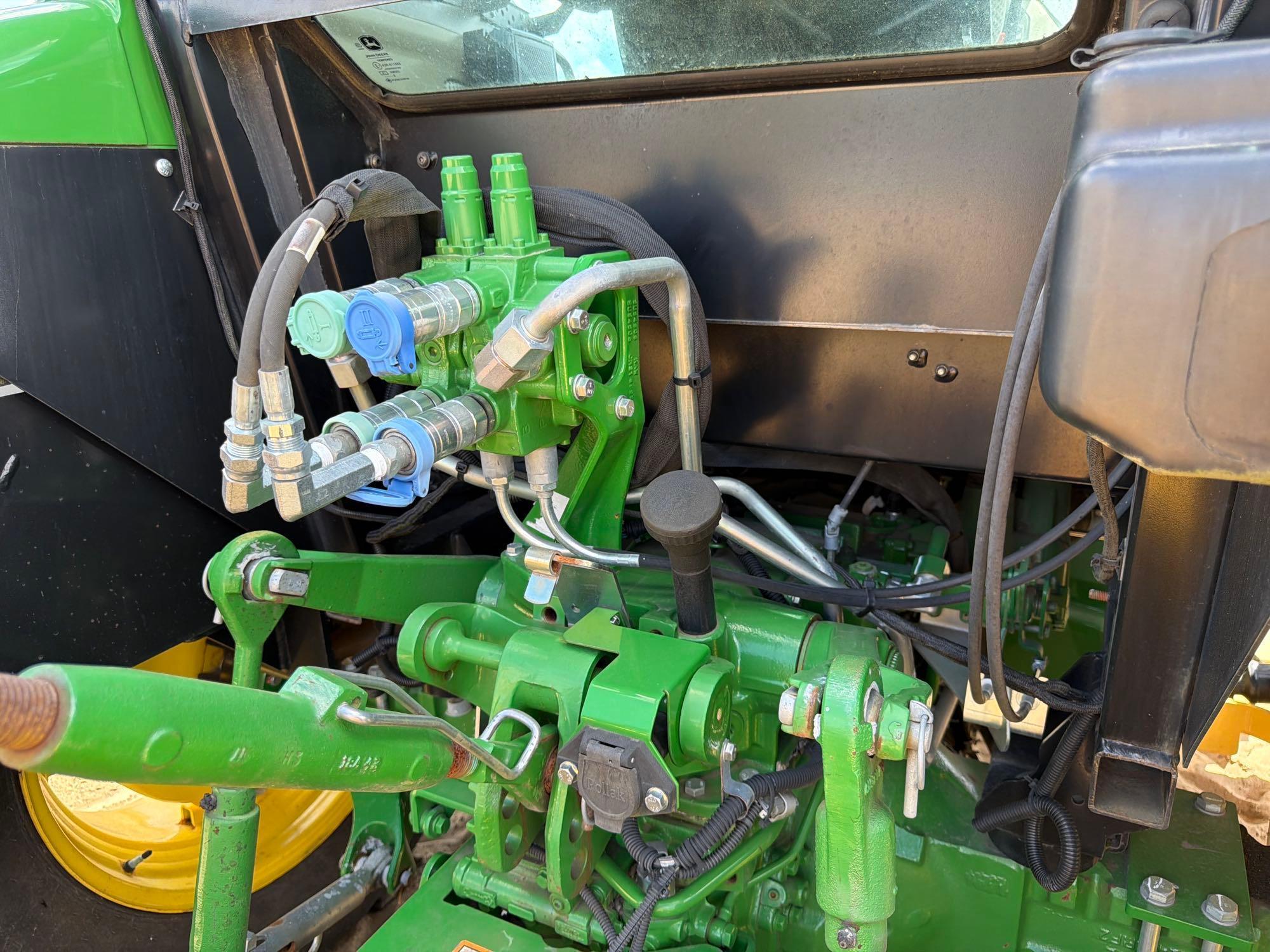 John Deere 5100E
