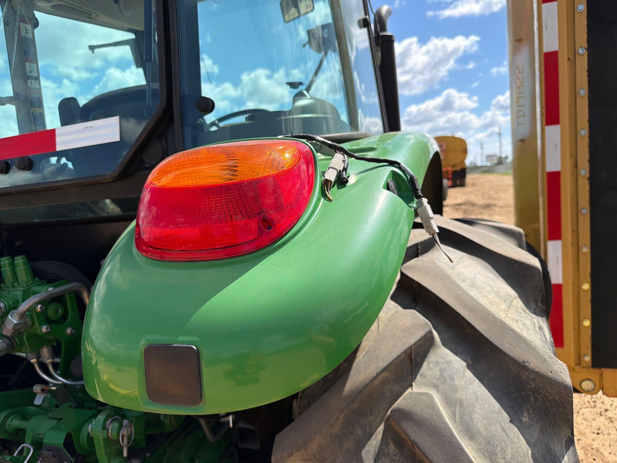 John Deere 5100E
