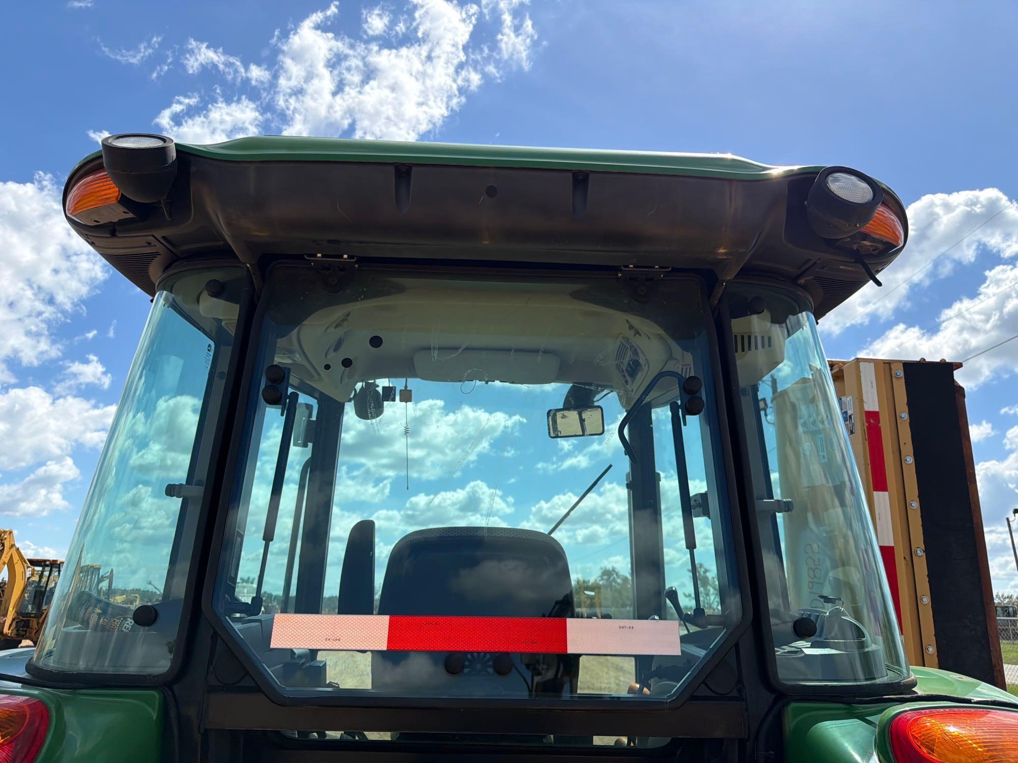 John Deere 5100E