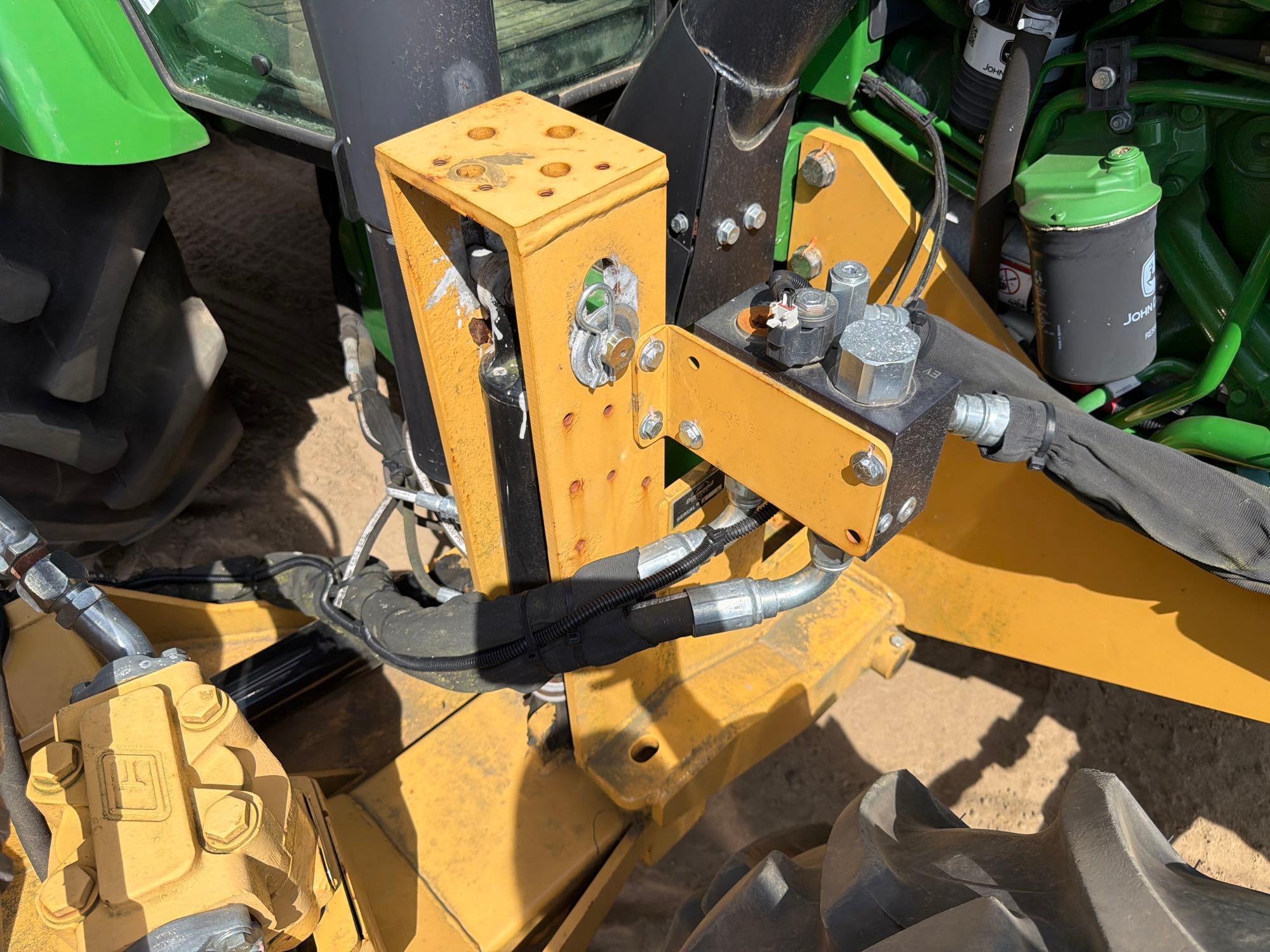 John Deere 5100E