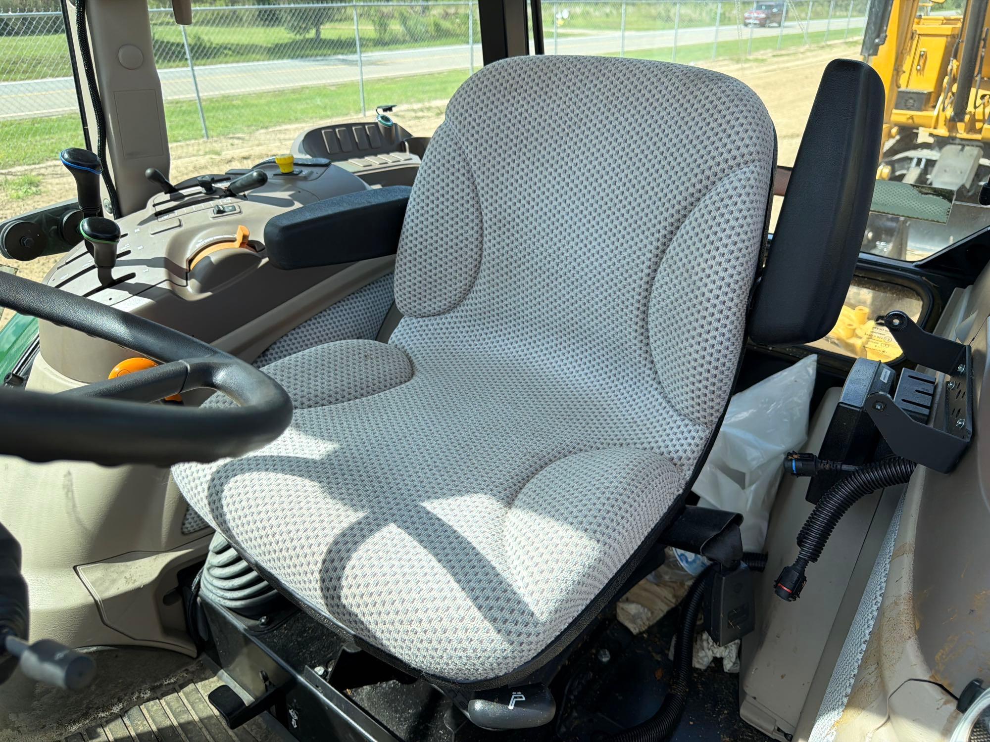 John Deere 5100E