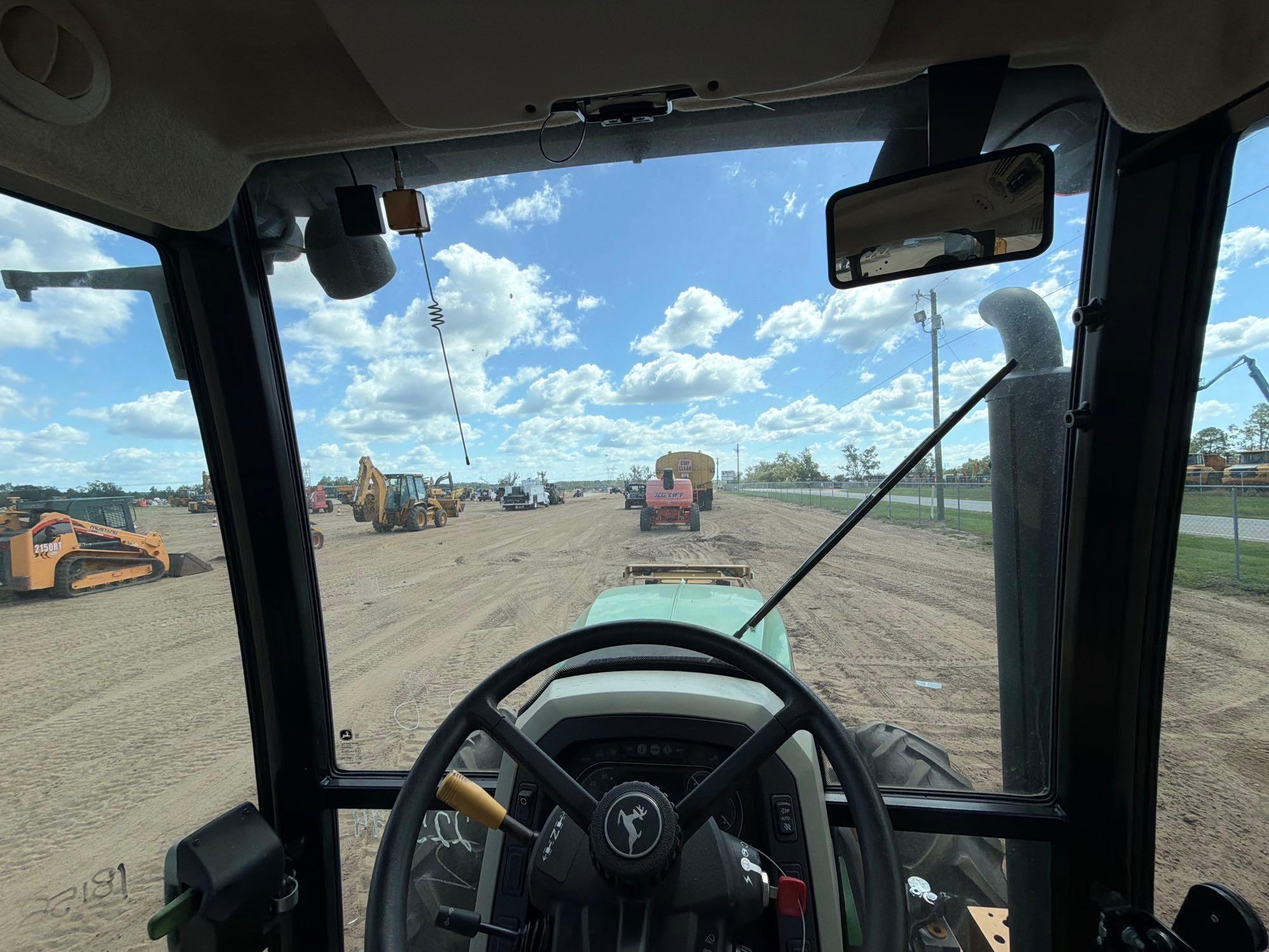 John Deere 5100E