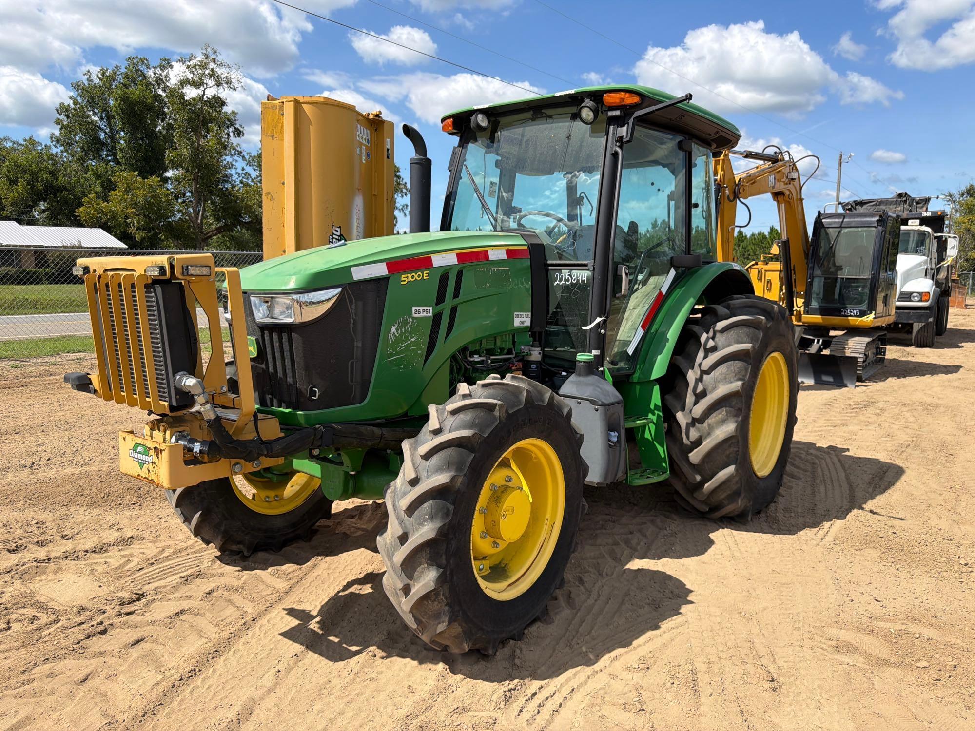 John Deere 5100E