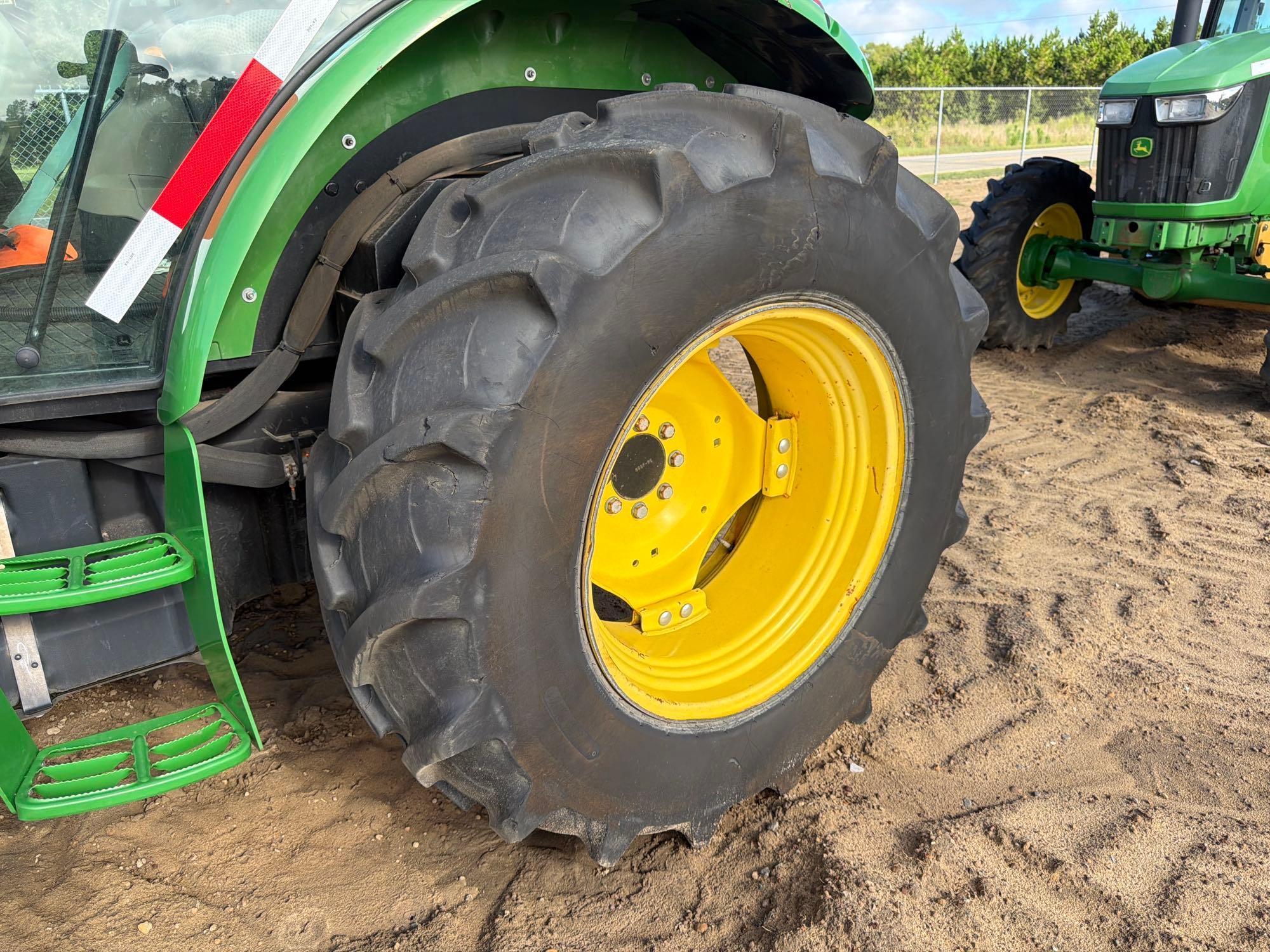 John Deere 5100E