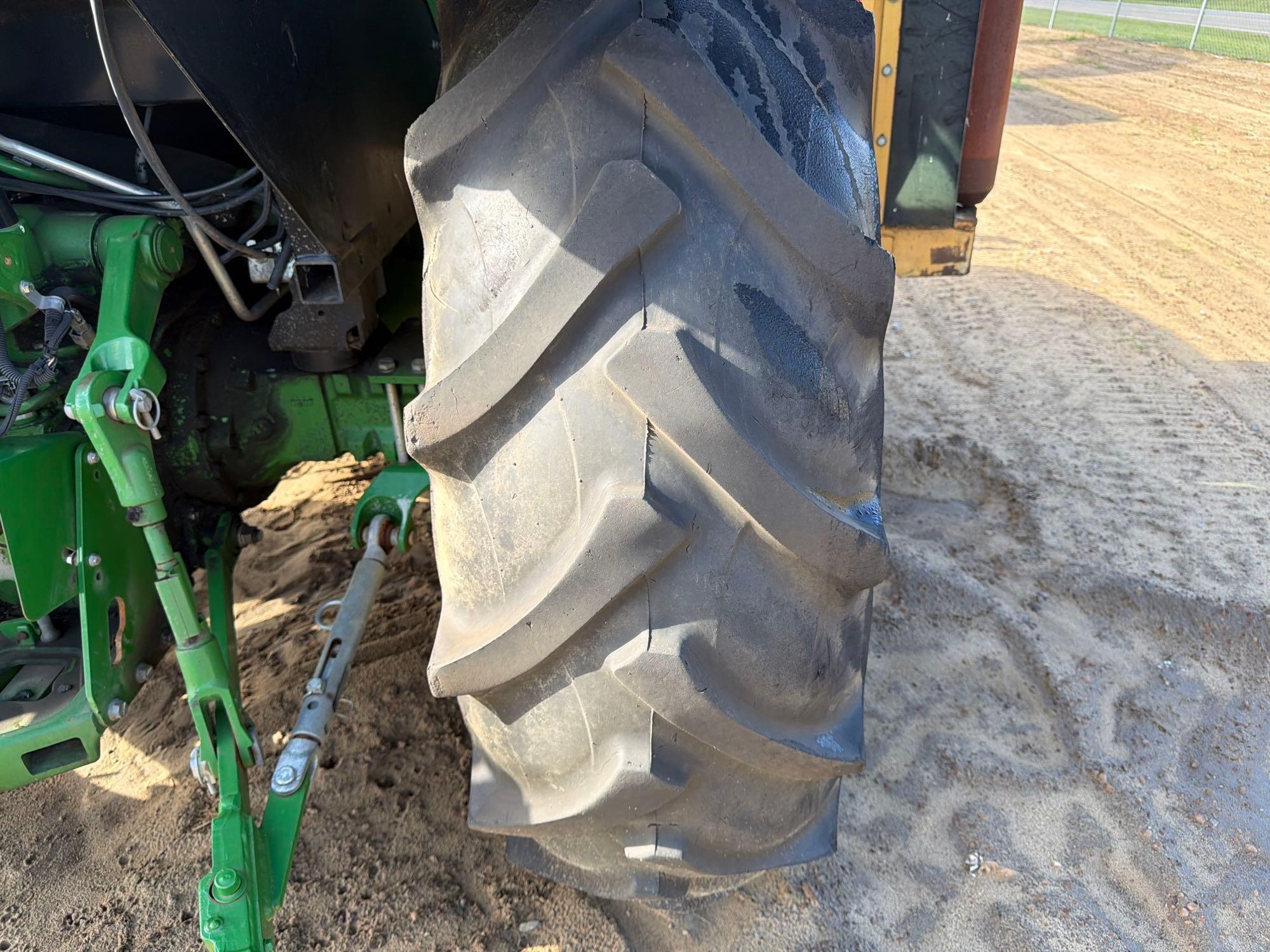 John Deere 5100E