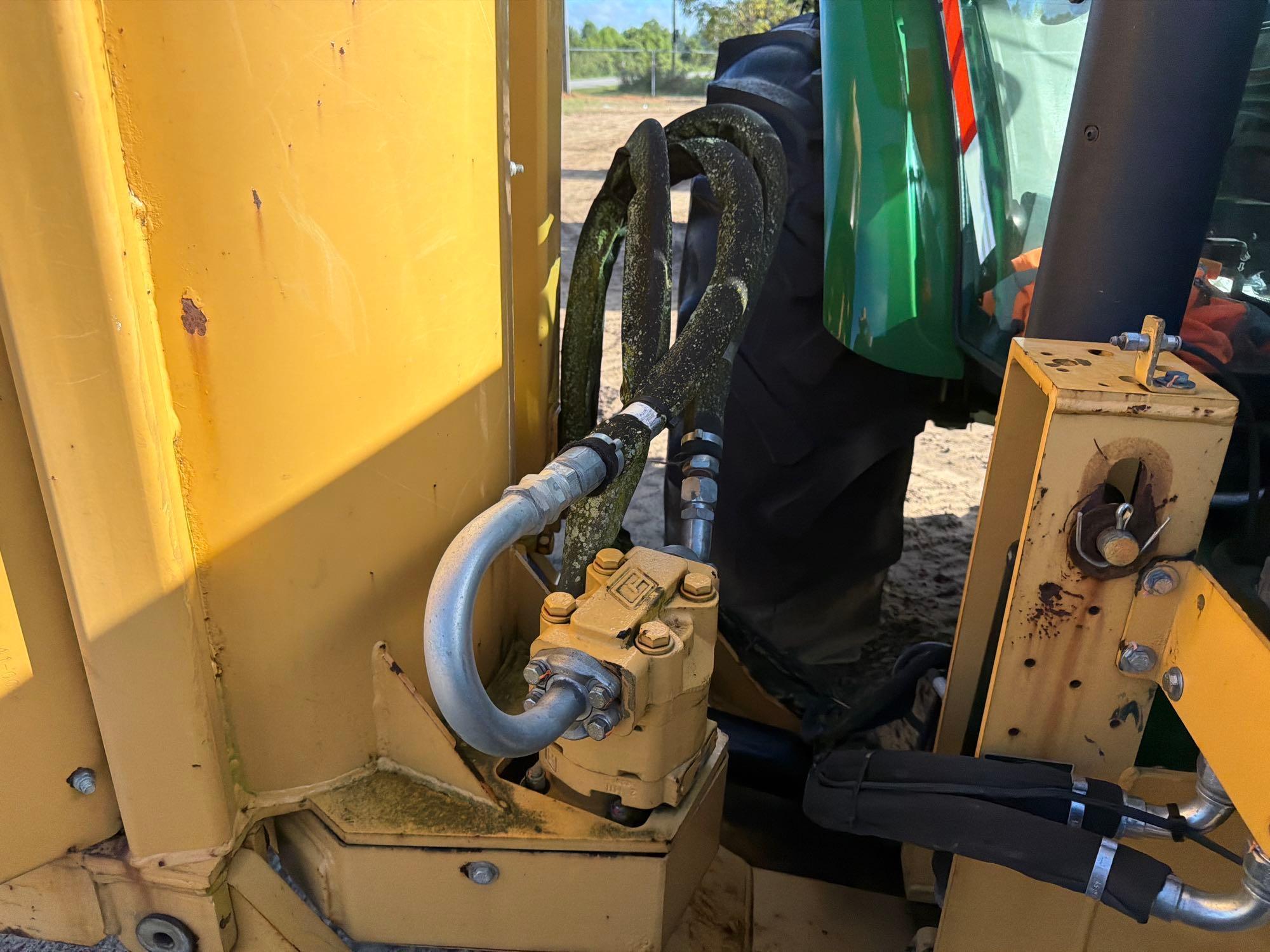 John Deere 5100E