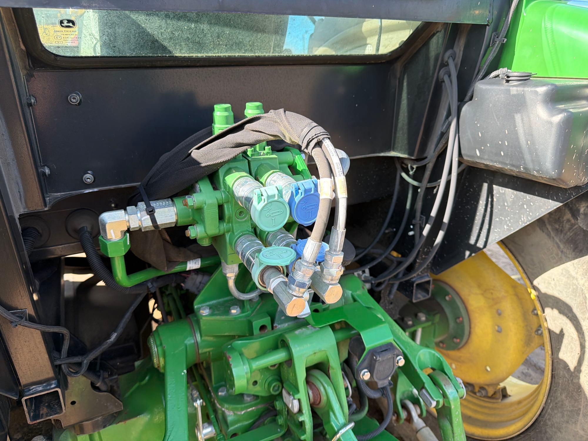 John Deere 5100E