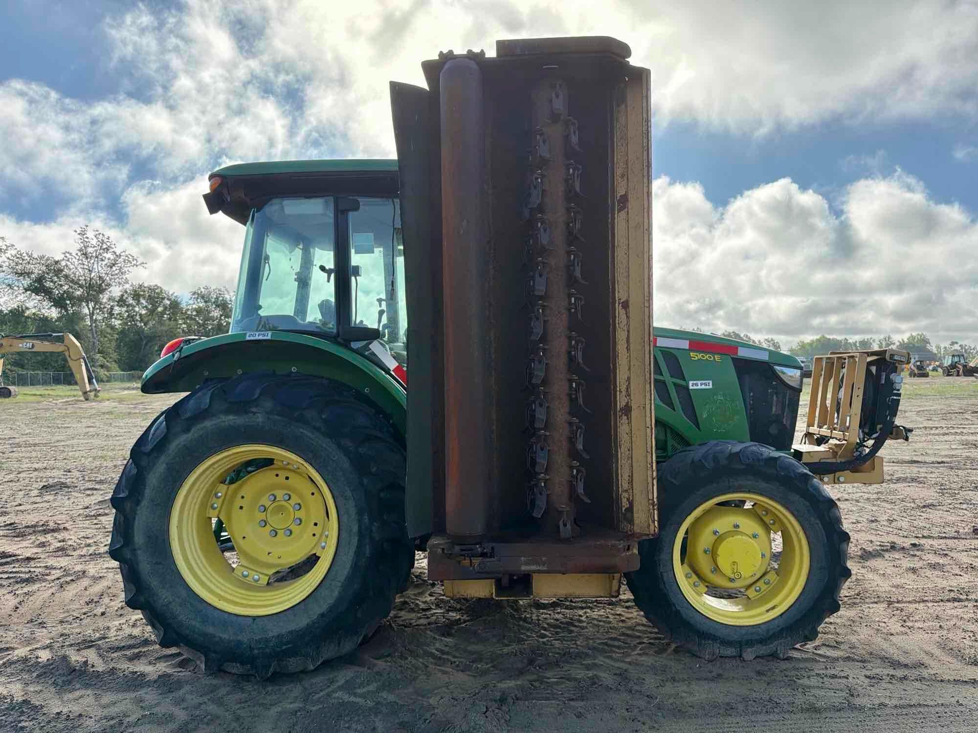 John Deere 5100E