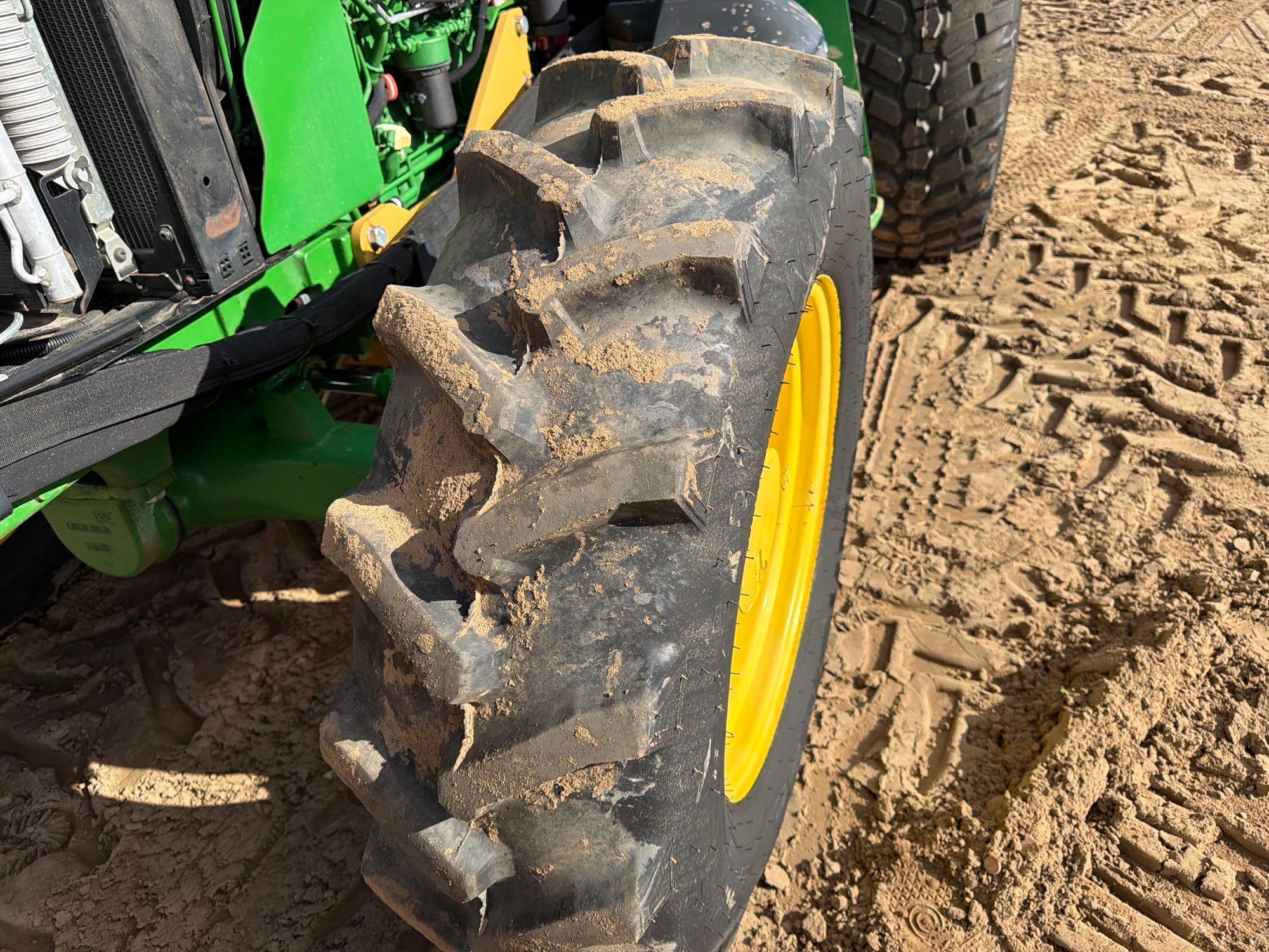 John Deere 5100E
