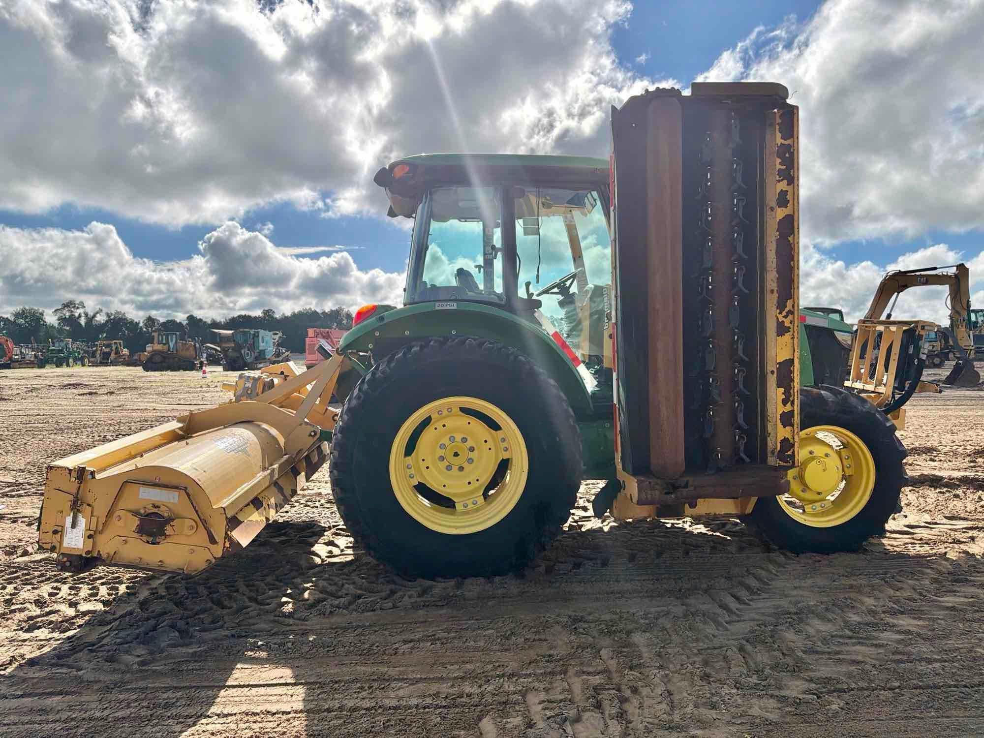 John Deere 5100E